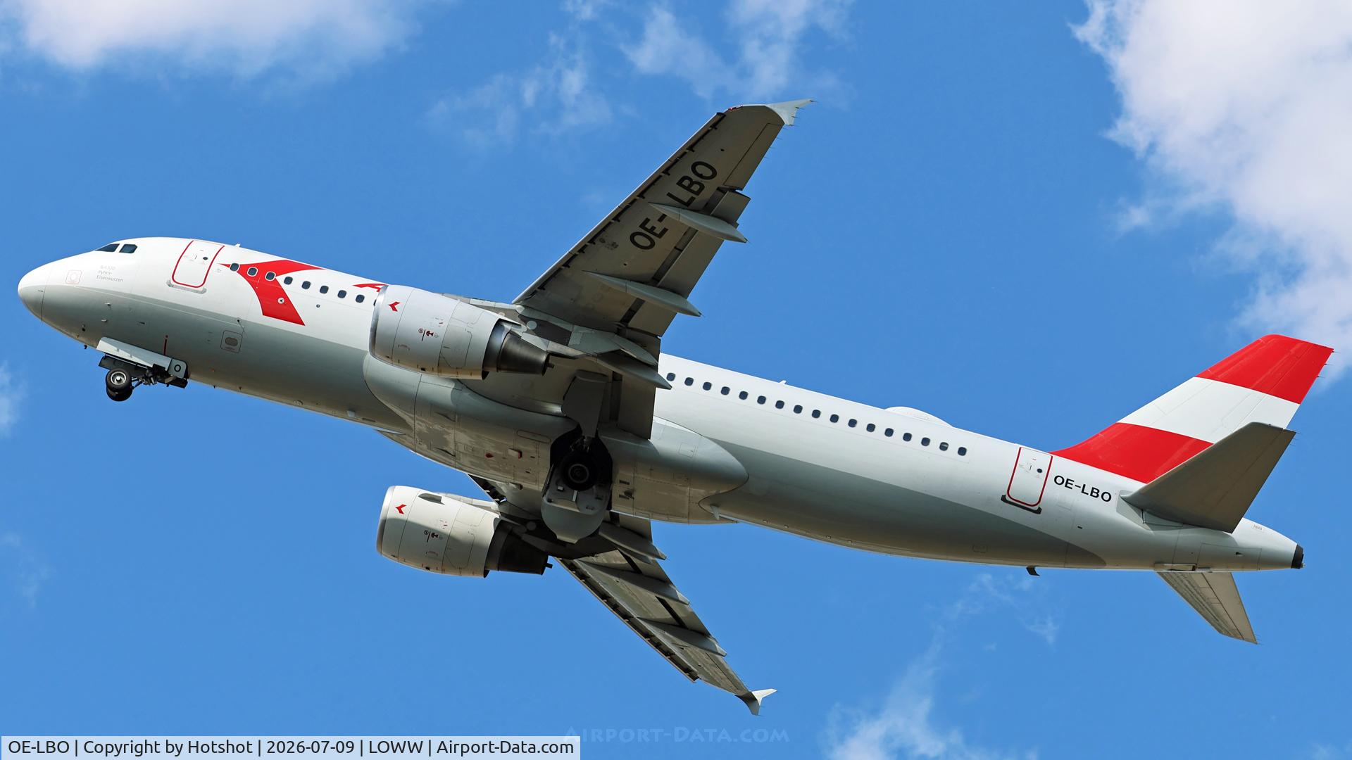 OE-LBO, 1998 Airbus A320-214, c/n 776, Retracting the landing gear during climb