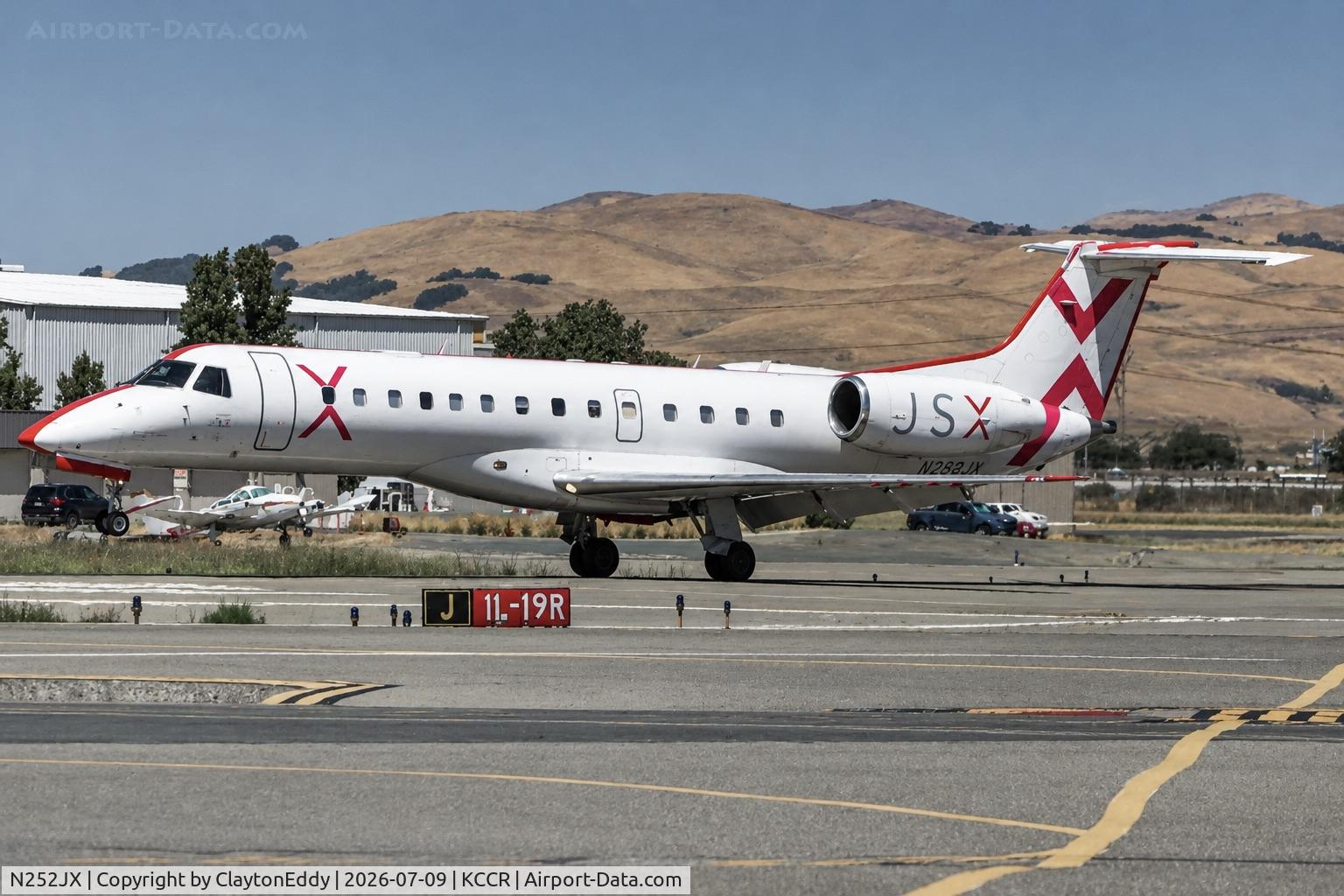 N252JX, 2000 Embraer ERJ-135LR (EMB-135LR), c/n 145276, Buchanan Field Concord airport in California 2026