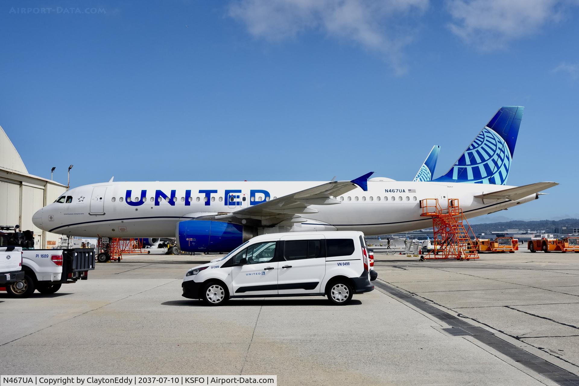 N467UA, 2000 Airbus A320-232, c/n 1359, SFO 2026