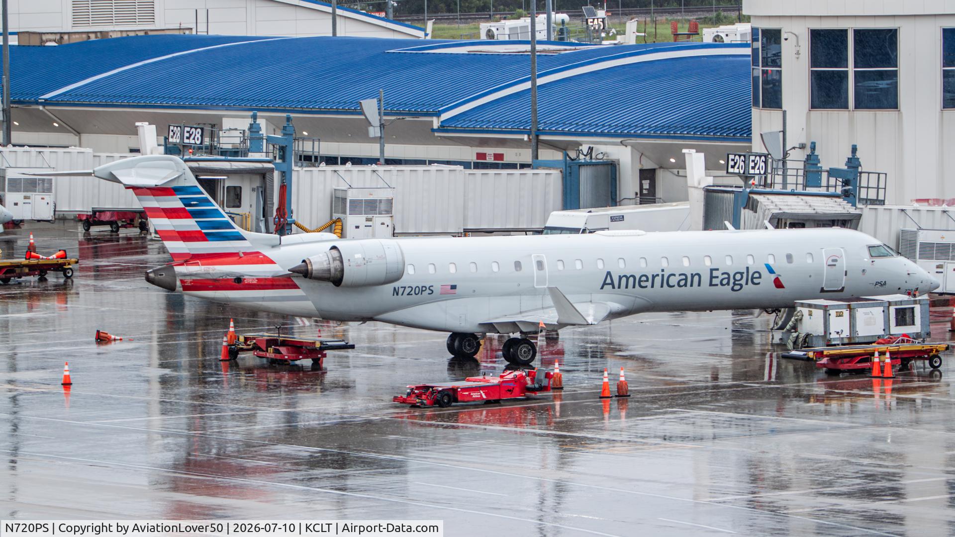 N720PS, 2004 Bombardier CRJ-700 (CL-600-2C10) Regional Jet, c/n 10178, American Eagle/PSA CRJ7