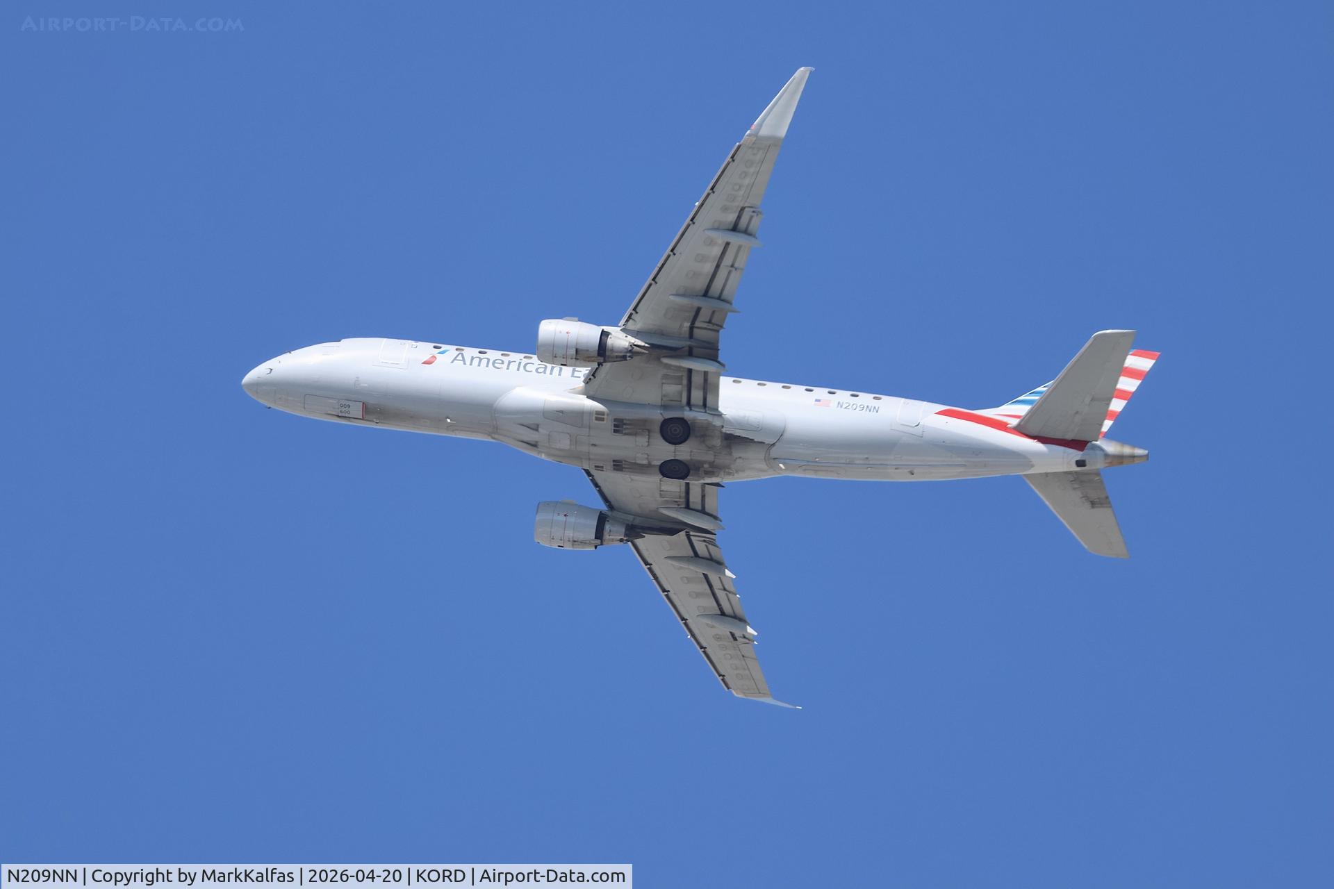 N209NN, 2015 Embraer 175LR (ERJ-170-200LR), c/n 17000497, E75L Envoy / American Eagle Embraer E175LR N209NN departing 28R KORD