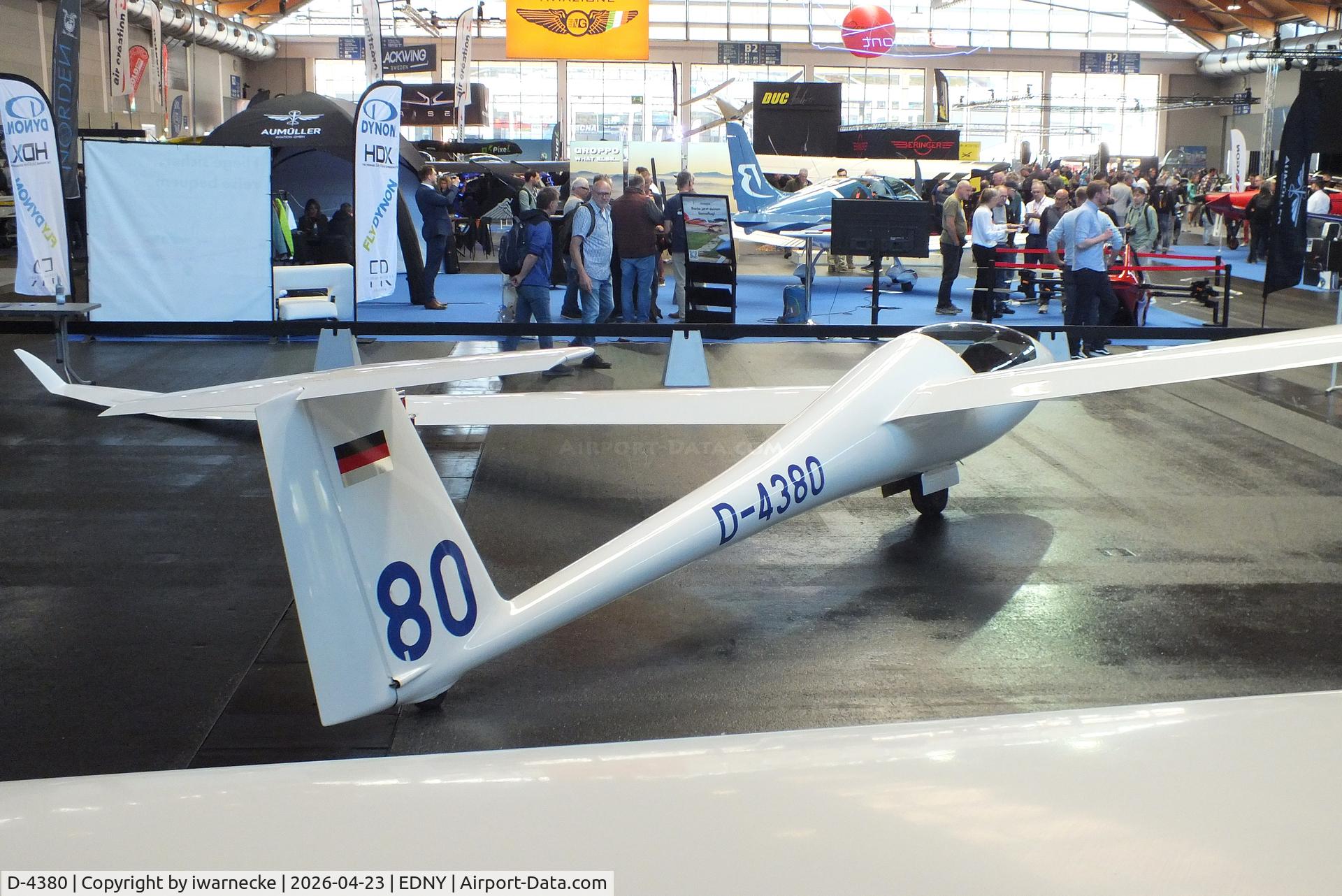 D-4380, 2000 Schempp-Hirth Discus 2B, c/n 77, Schempp-Hirth Discus 2B at the AERO 2026, Friedrichshafen