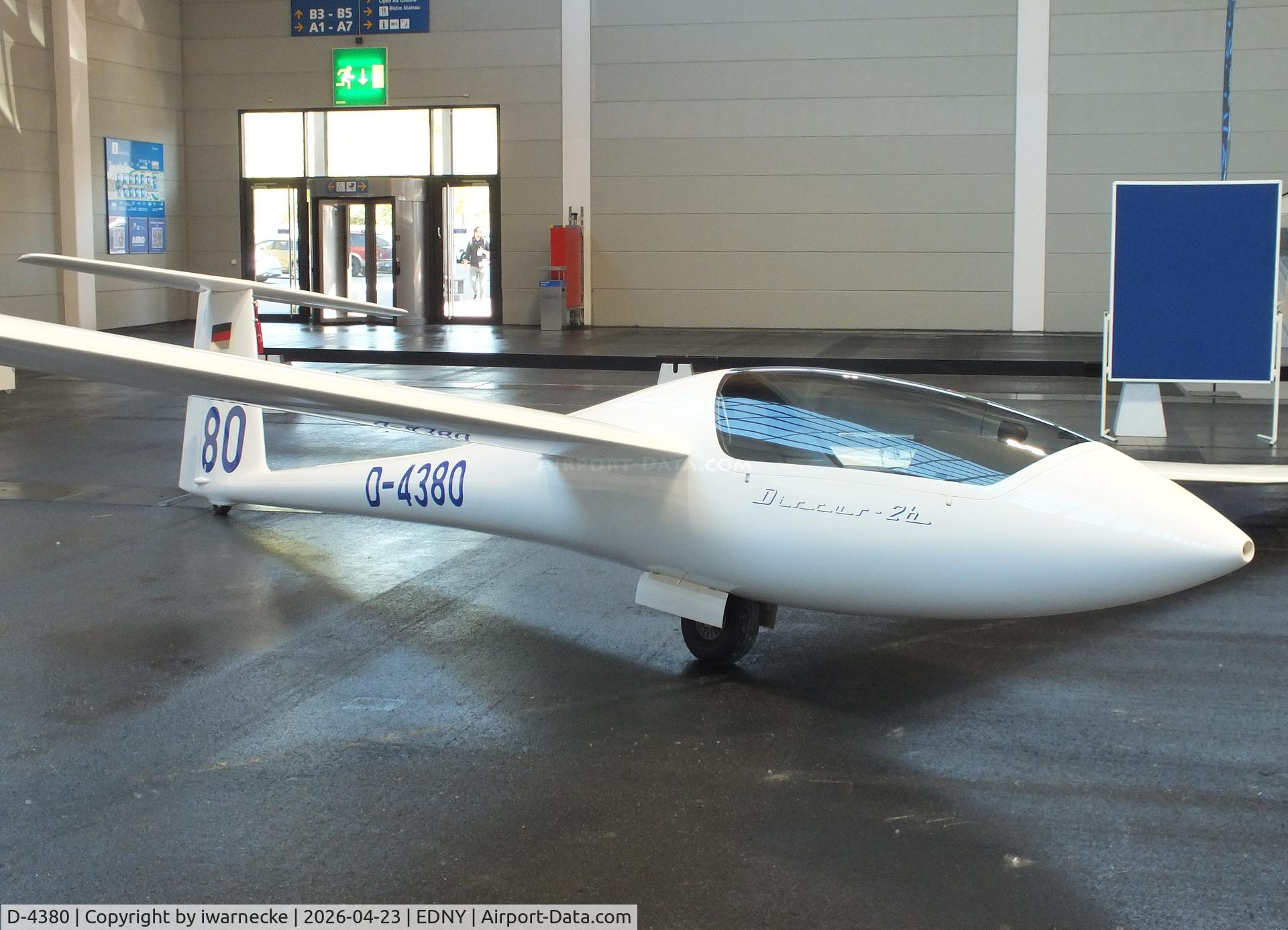 D-4380, 2000 Schempp-Hirth Discus 2B, c/n 77, Schempp-Hirth Discus 2B at the AERO 2026, Friedrichshafen