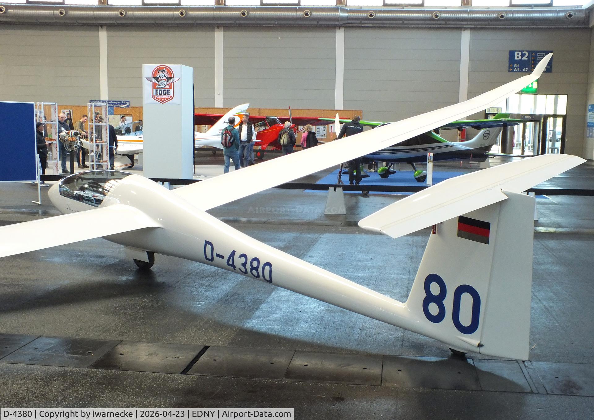 D-4380, 2000 Schempp-Hirth Discus 2B, c/n 77, Schempp-Hirth Discus 2B at the AERO 2026, Friedrichshafen