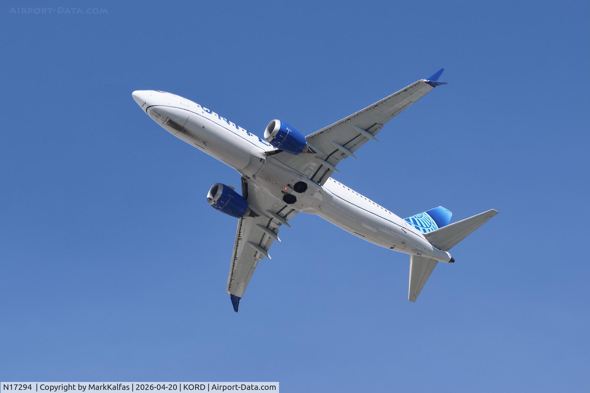 N17294 , 2023 Boeing 737 MAX 8, c/n 67551 l/n 8480, B38M United Boeing 737 MAX 8 N17294 departing 28R KORD
