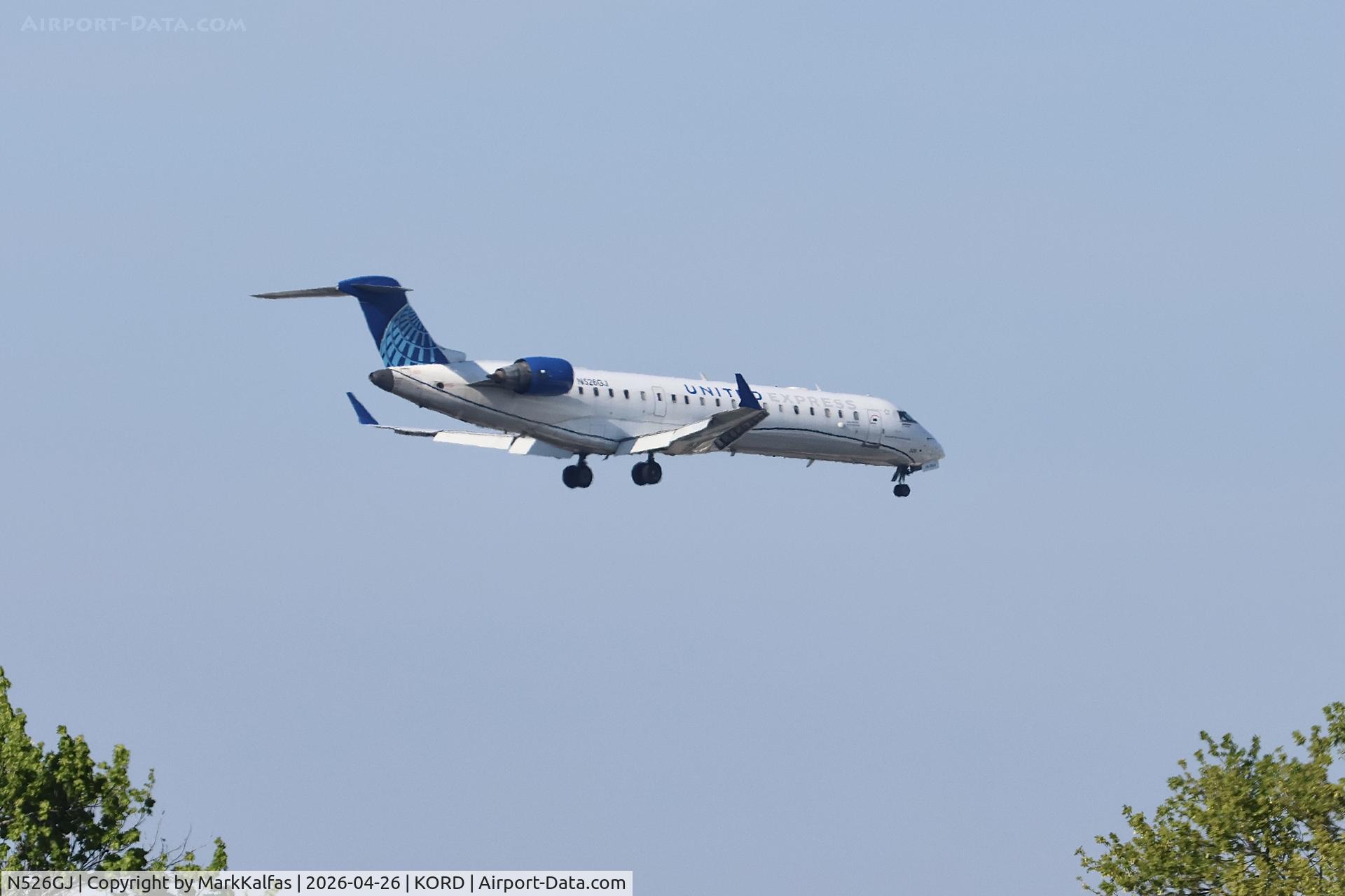 N526GJ, 2003 Bombardier CRJ-700 (CL-600-2C10) Regional Jet, c/n 10129, CRJ7 GoJet/United Express Bombardier CRJ-701 (CRJ-550) CL-600-2C10 N526GJ arriving 10C KORD