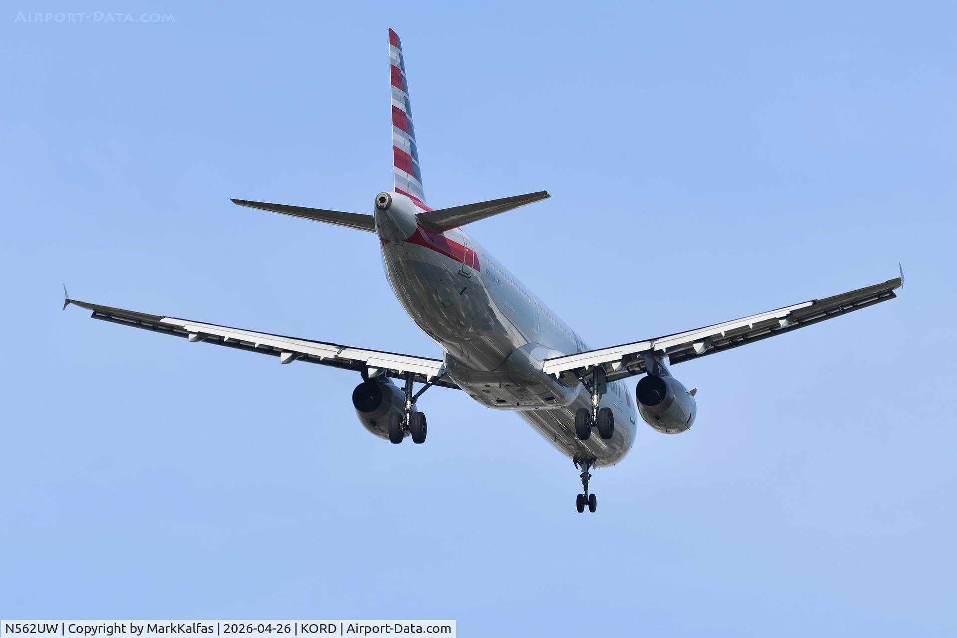 N562UW, 2012 Airbus A321-231, c/n 5332, A321 American Airbus A321-231, N562UW arriving 10R KORD