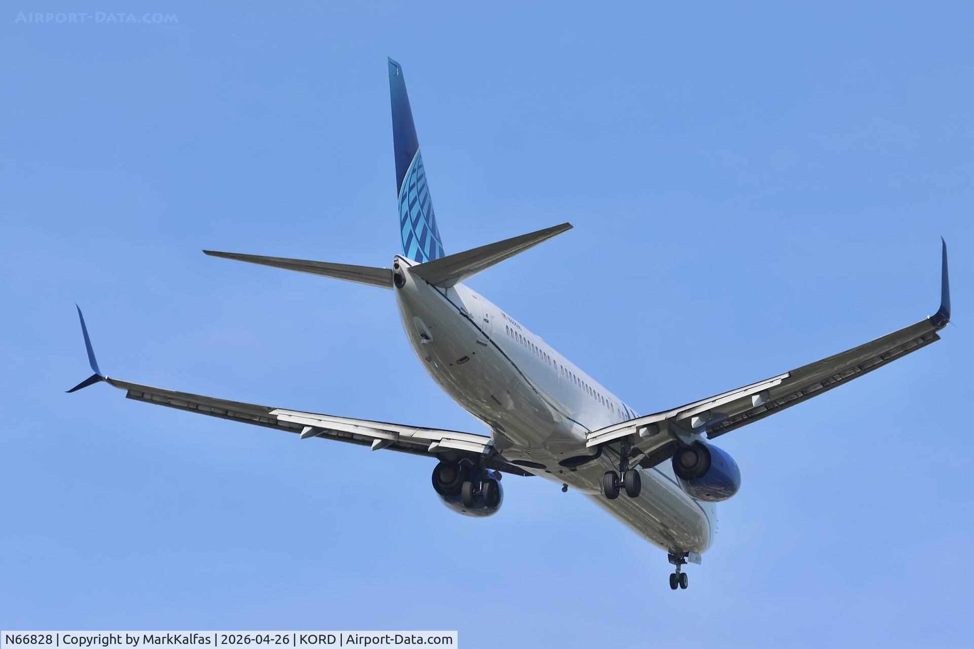 N66828, 2014 Boeing 737-924/ER, c/n 44580, B739 United Airlines BOEING 737-924ER N66828 10R approach KORD