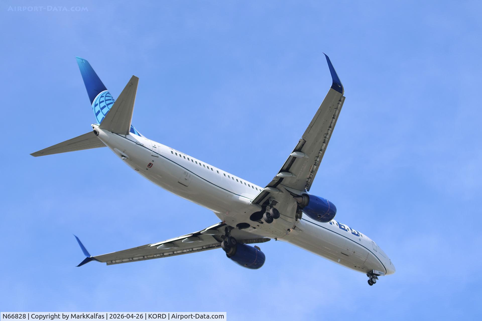N66828, 2014 Boeing 737-924/ER, c/n 44580, B739 United Airlines BOEING 737-924ER N66828 10R approach KORD