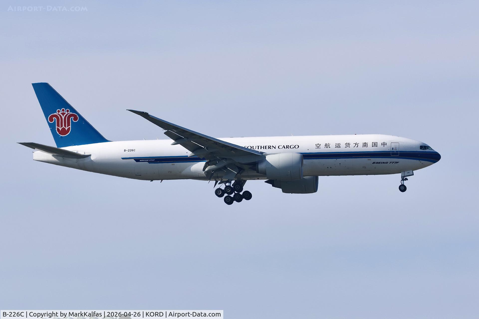 B-226C, 2025 Boeing 777F, c/n 67823 l/n 1775, B77F China Southern Airlines Cargo B-226C on final approach 10C KORD