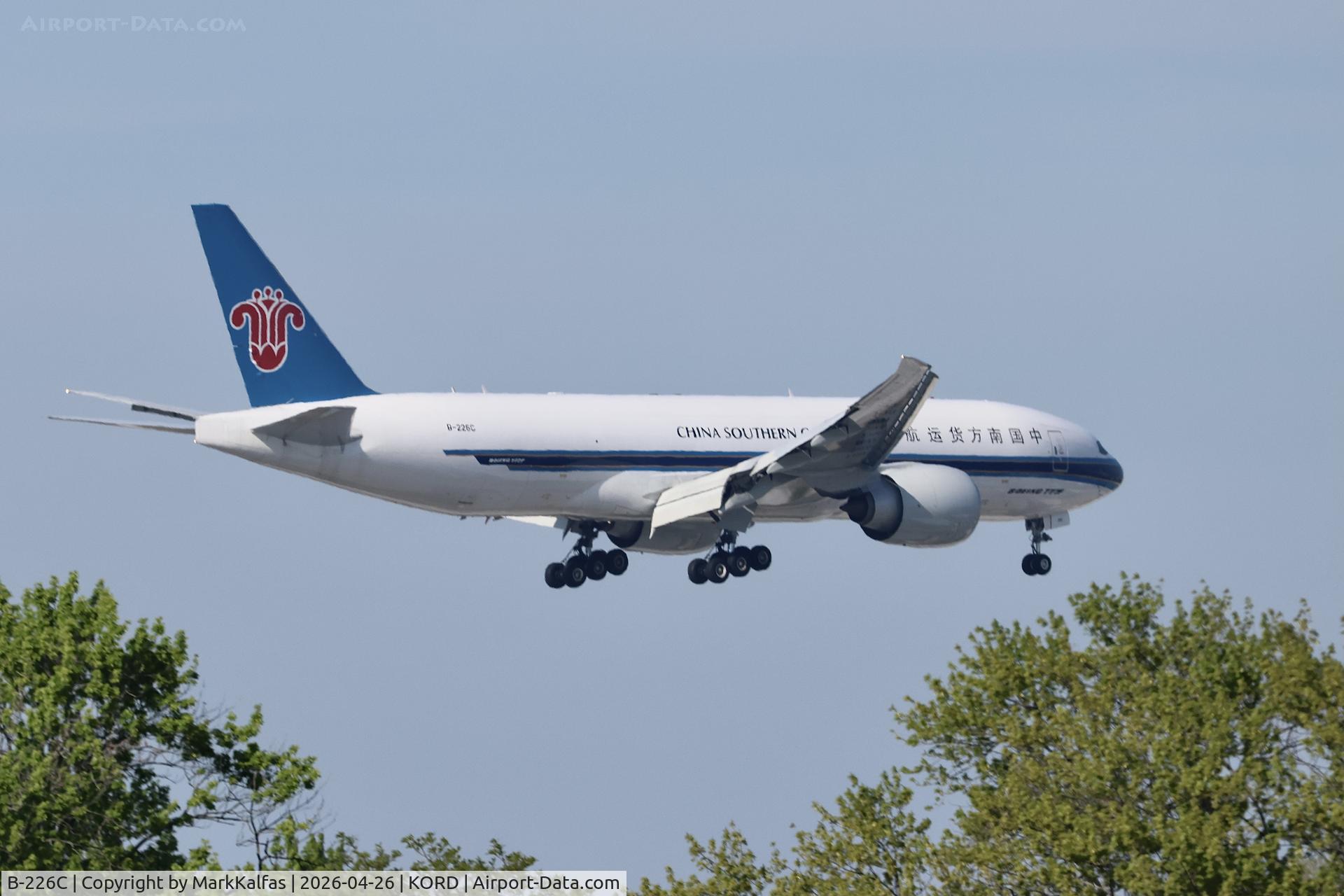 B-226C, 2025 Boeing 777F, c/n 67823 l/n 1775, B77F China Southern Airlines Cargo B-226C on final approach 10C KORD