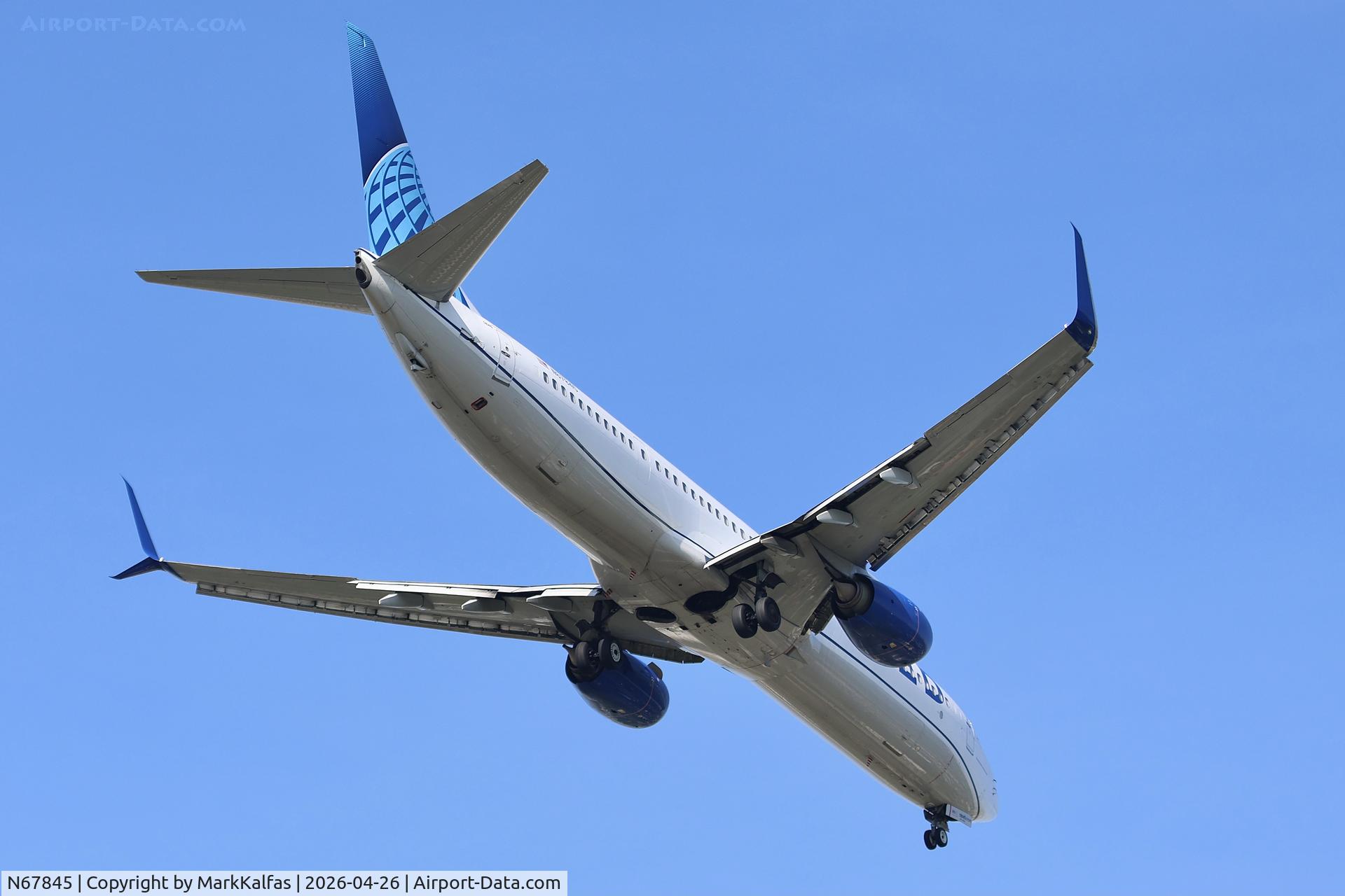 N67845, 2015 Boeing 737-924/ER, c/n 42185 l/n 5286, B739 UNITED AIRLINES BOEING 737-924/ER N67845 on approch to 10C KORD