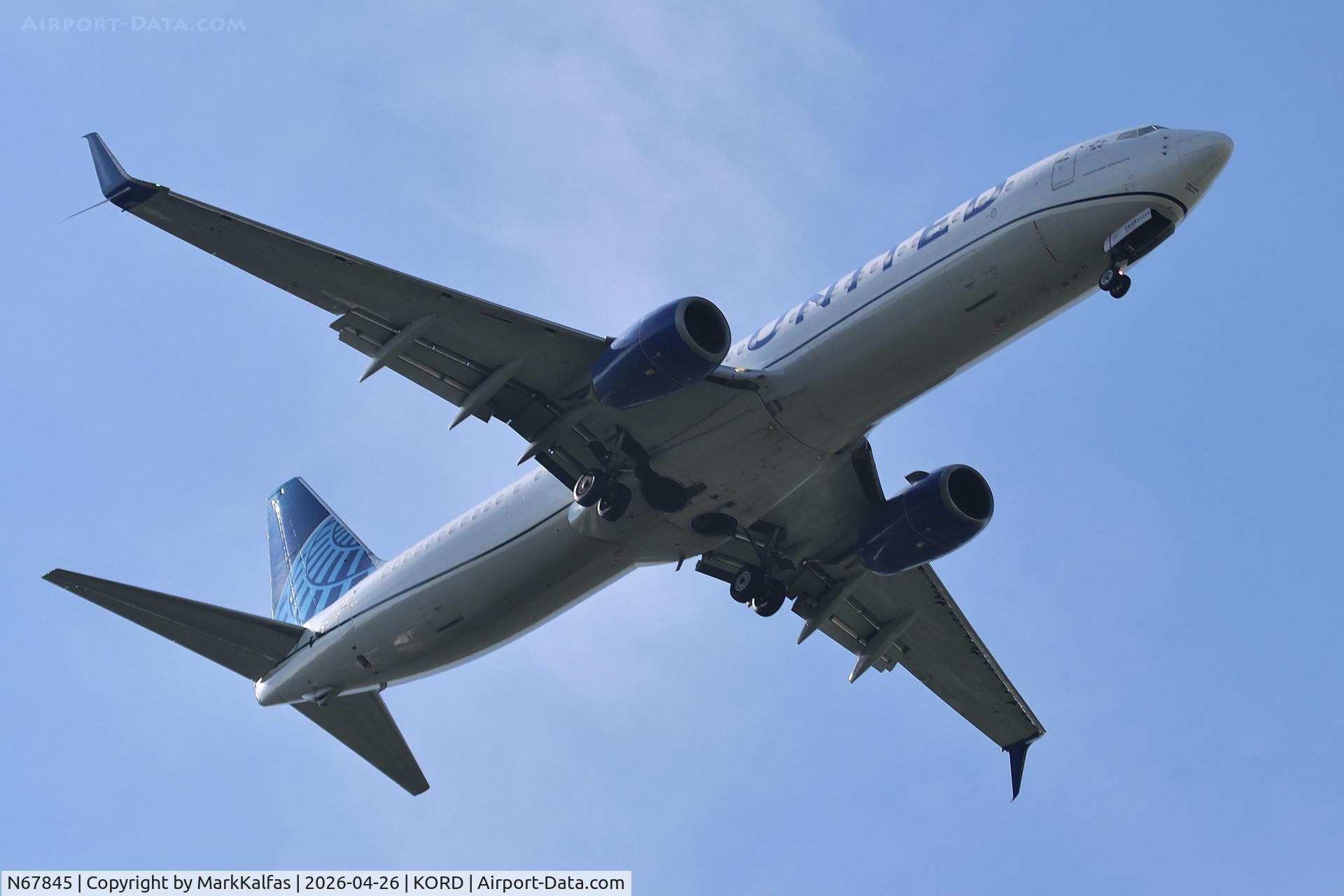 N67845, 2015 Boeing 737-924/ER, c/n 42185 l/n 5286, B739 UNITED AIRLINES BOEING 737-924/ER N67845 on approch to 10C KORD