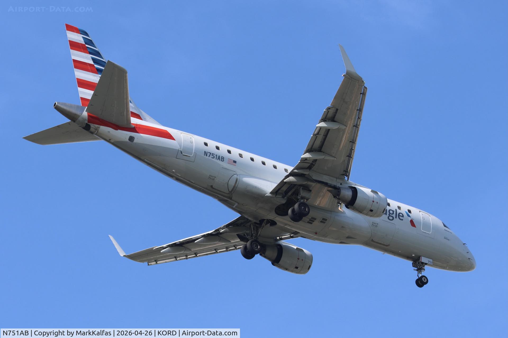 N751AB, Embraer 170SE  (ERJ-170-100SE), c/n 17000078, E170 Envoy /American Eagle Embraer 170SE (ERJ-170-100SE) N751AB on approach to KORD