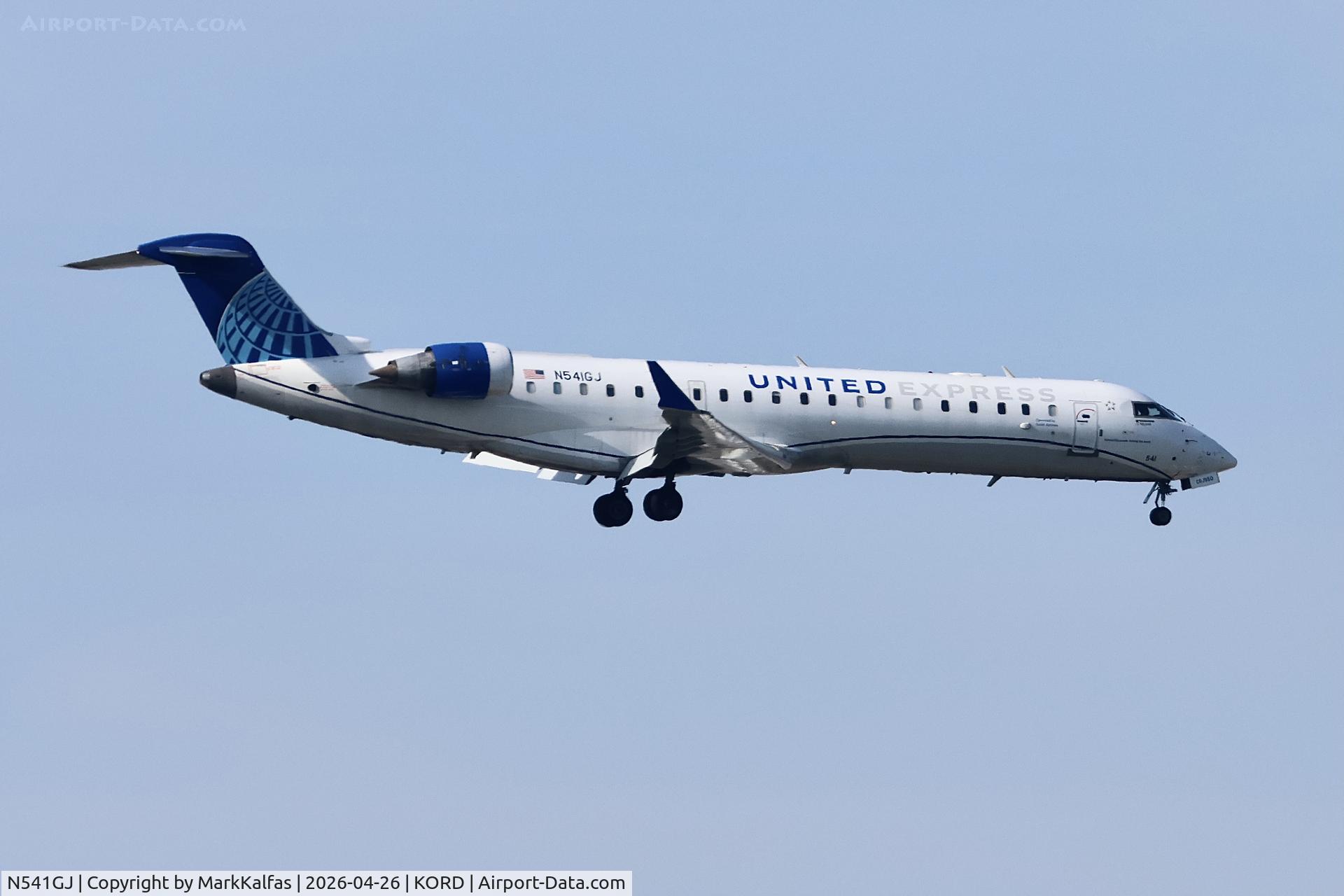 N541GJ, 2005 Bombardier CRJ-702 (CL-600-2C10) Regional Jet, c/n 10238, CRJ7 GoJet / United Express Canadair Regional Jet CRJ-550, N541GJ on approach 10C KORD
