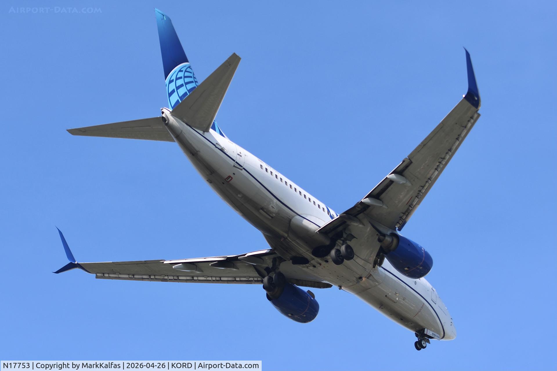 N17753, 2002 Boeing 737-7V3, c/n 30463 l/n 1221, B737 United Airlines Boeing 737-7V3, N17753 on approach 10C KORD