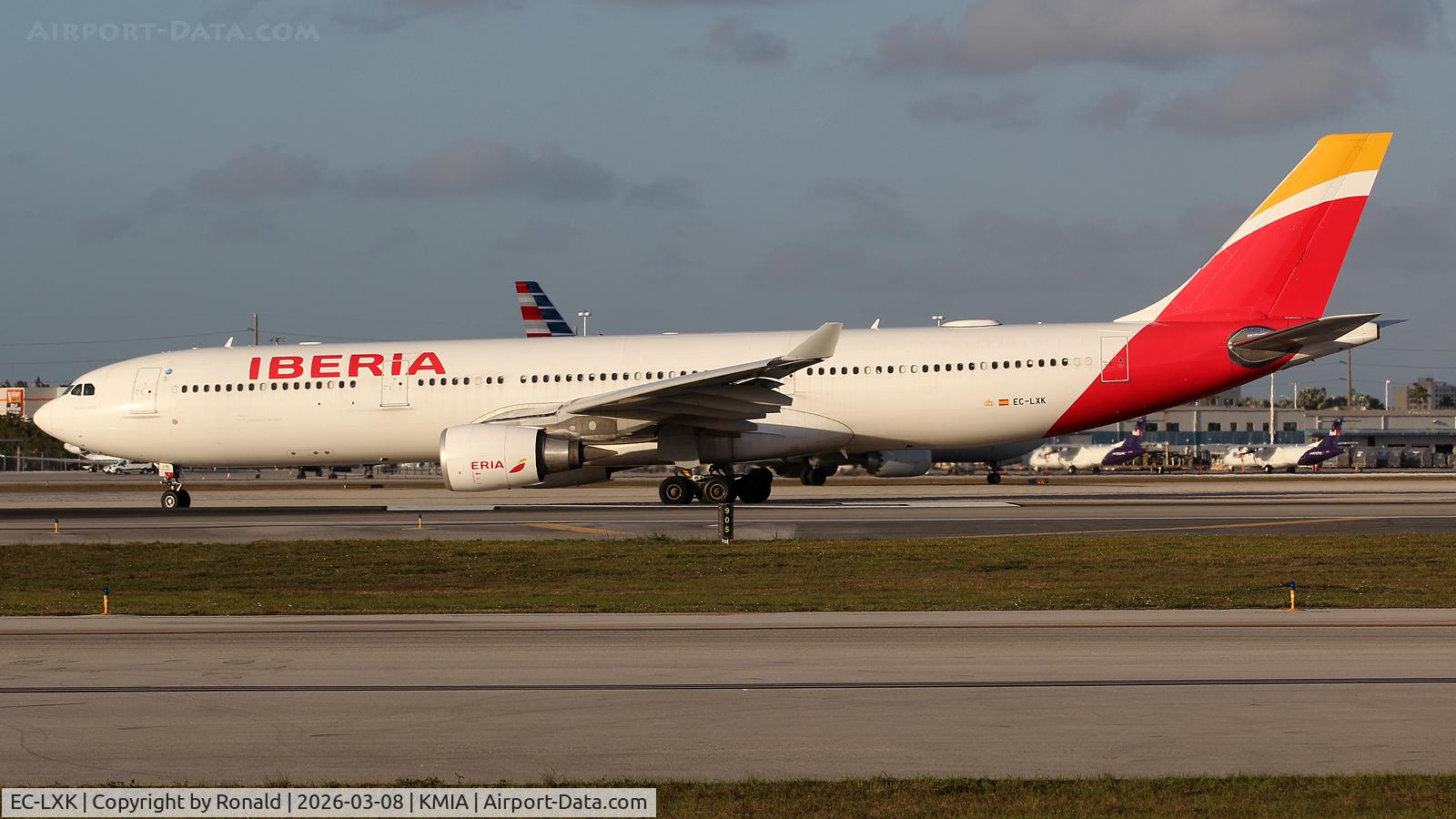 EC-LXK, 2013 Airbus A330-302, c/n 1426, at mia