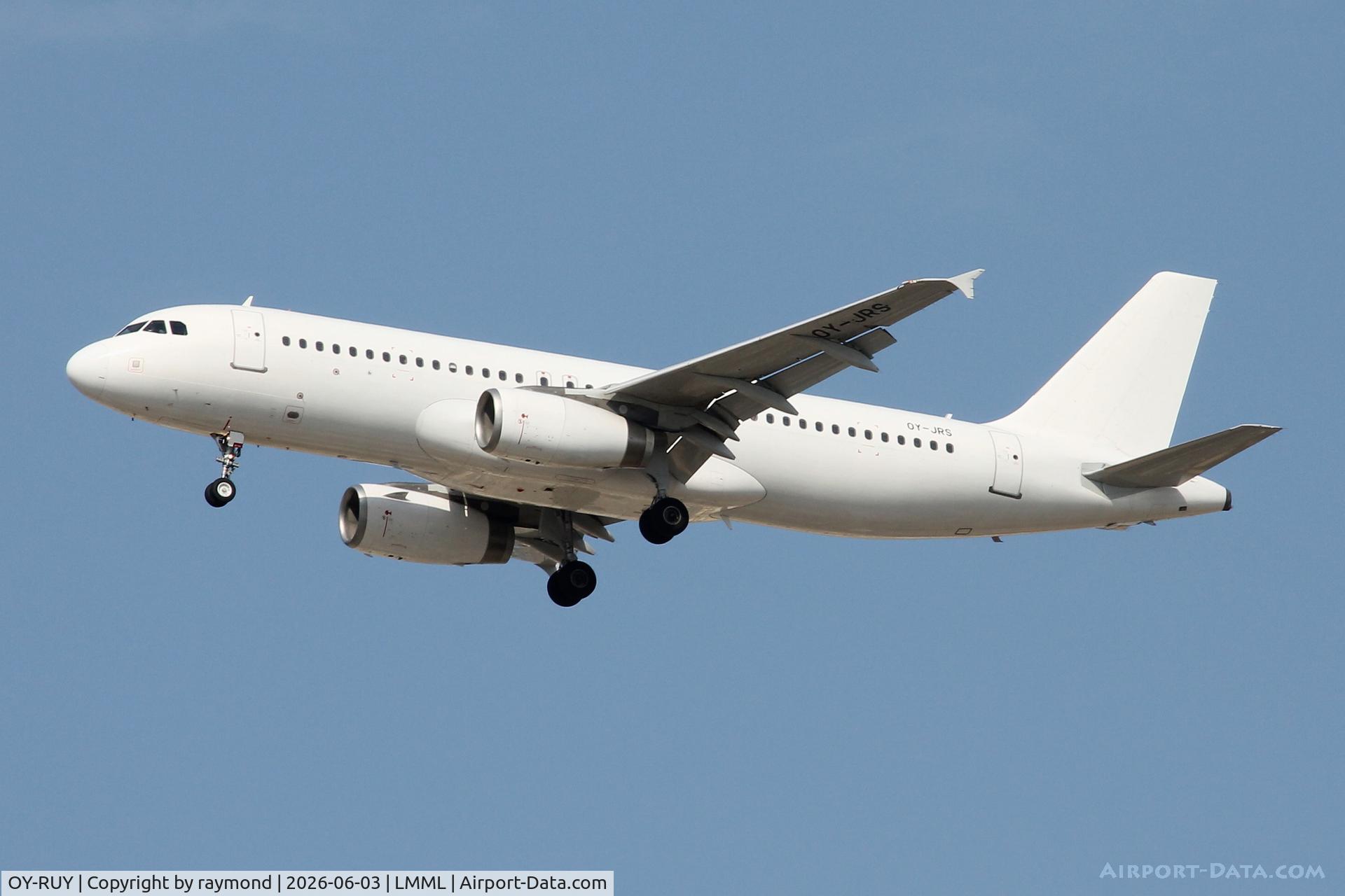 OY-RUY, Airbus A320-232, c/n 06733, Danish Air Transport Airbus A320-232 reg OY-RUY on final approach for RW13 landing in Malta.