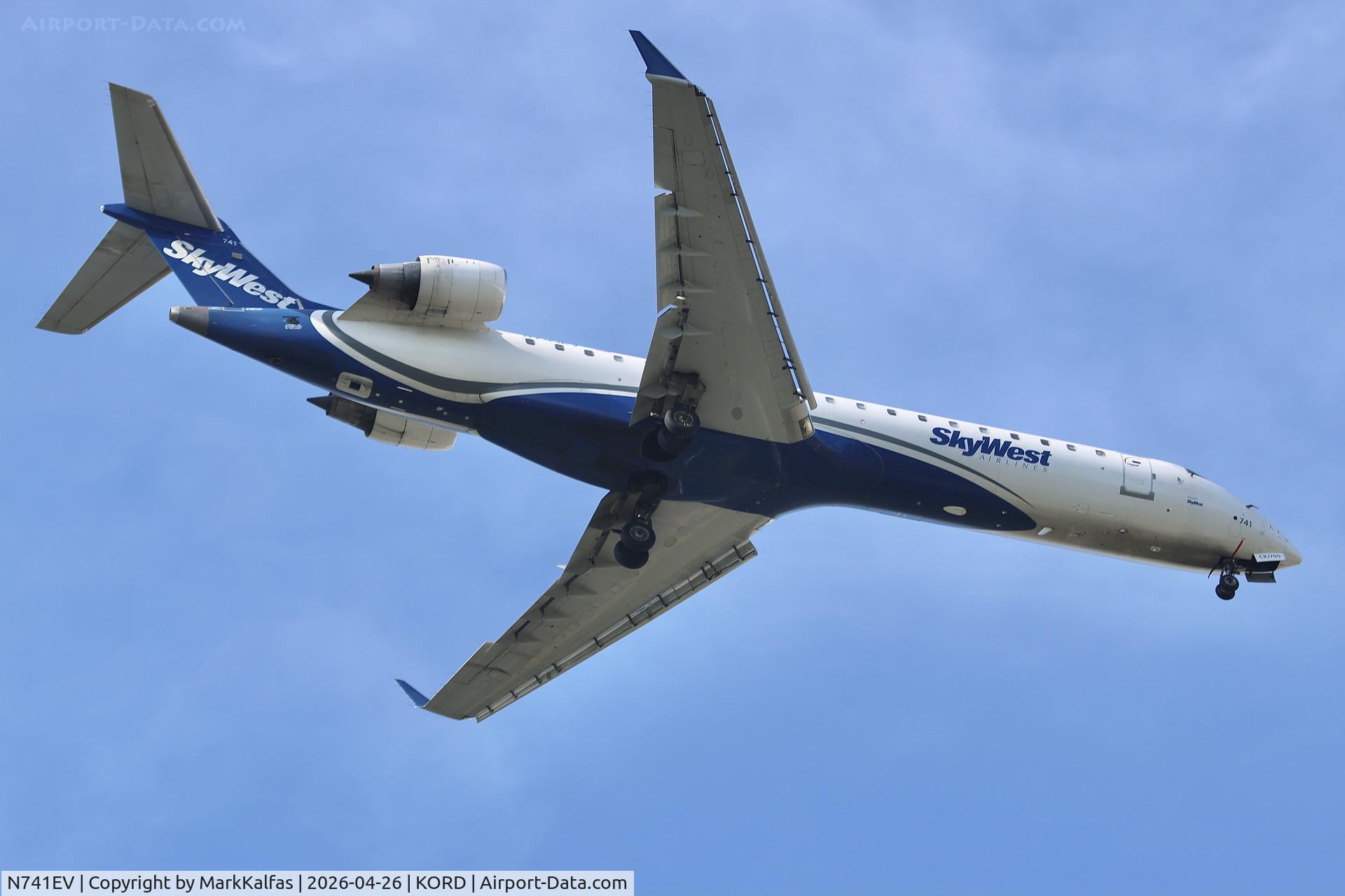N741EV, 2004 Bombardier CRJ-701ER (CL-600-2C10) Regional Jet, c/n 10155, CRJ7 SkyWest / United Express  Bombardier CRJ-701ER N741EV 10C approach KORD