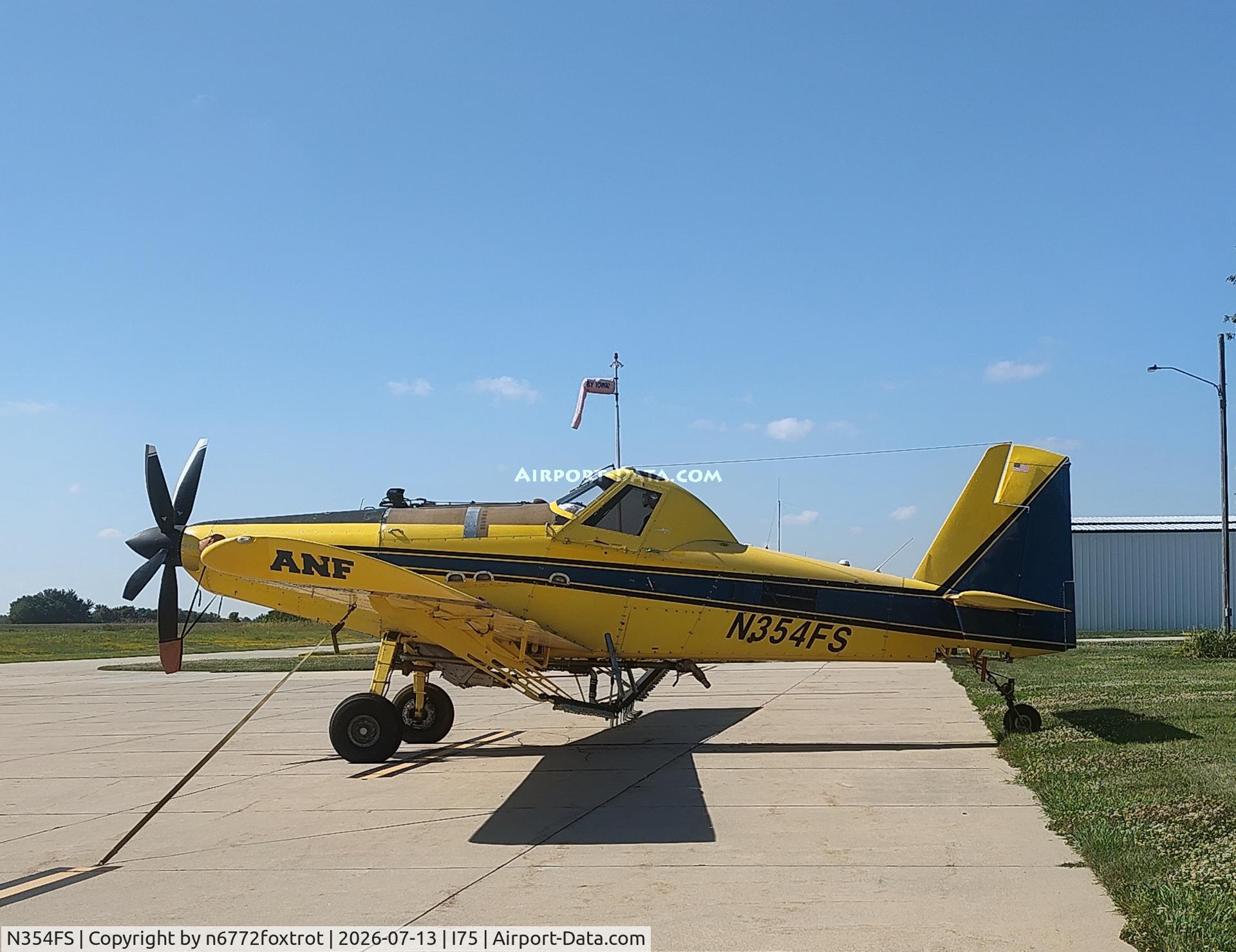 N354FS, Air Tractor Inc AT-802A, c/n 802A-0355, On the ramp 