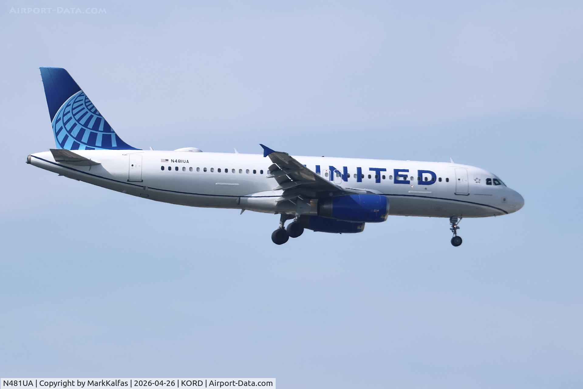 N481UA, 2001 Airbus A320-232, c/n 1559, A320 United Airbus A320-232 N481UA arriving10R KORD