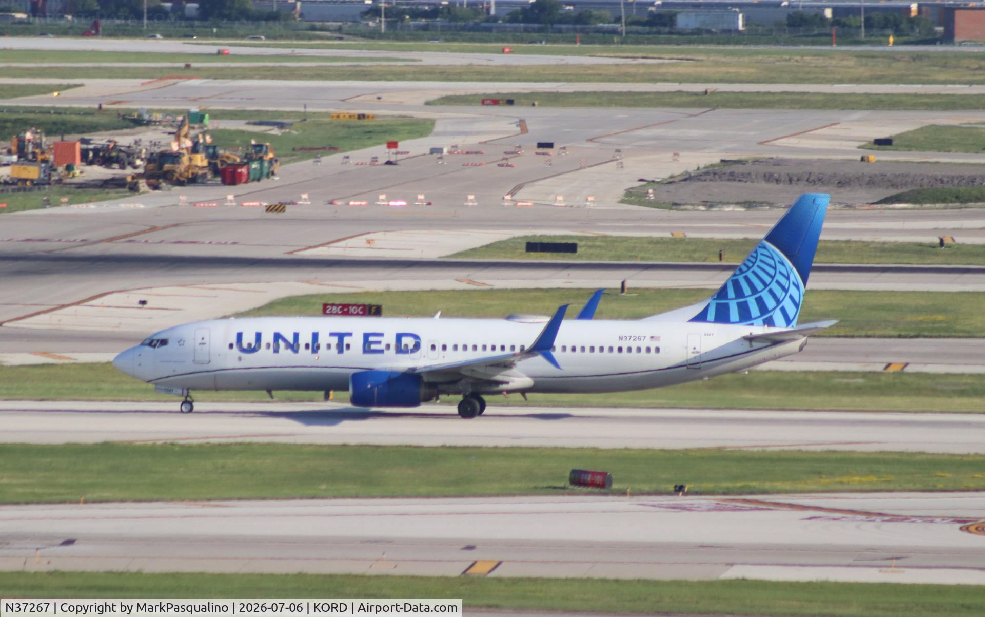 N37267, 2001 Boeing 737-824, c/n 31586, Boeing 737-824