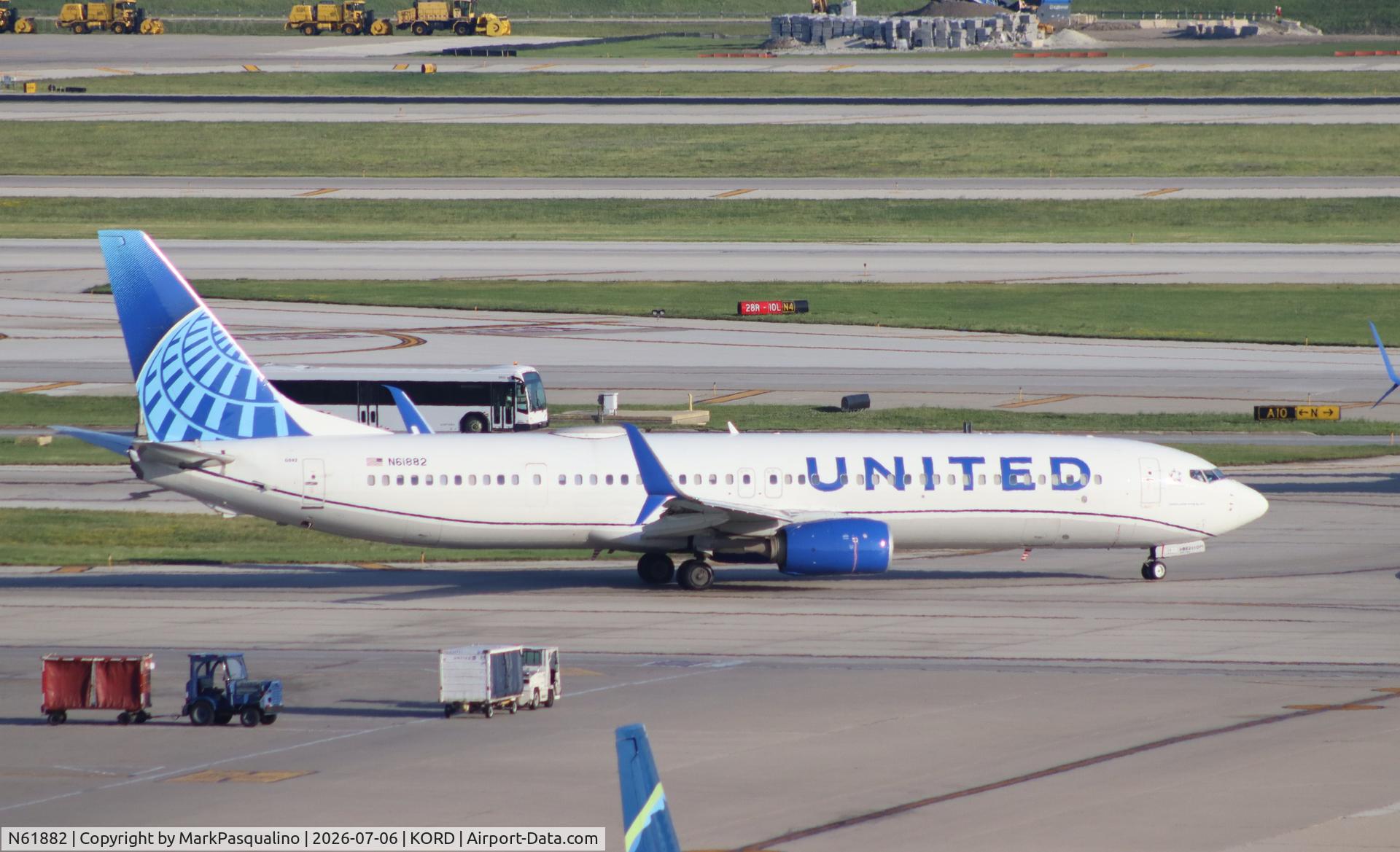 N61882, 2015 Boeing 737-900/ER, c/n 42201 l/n 5416, Boeing 737-924/ER
