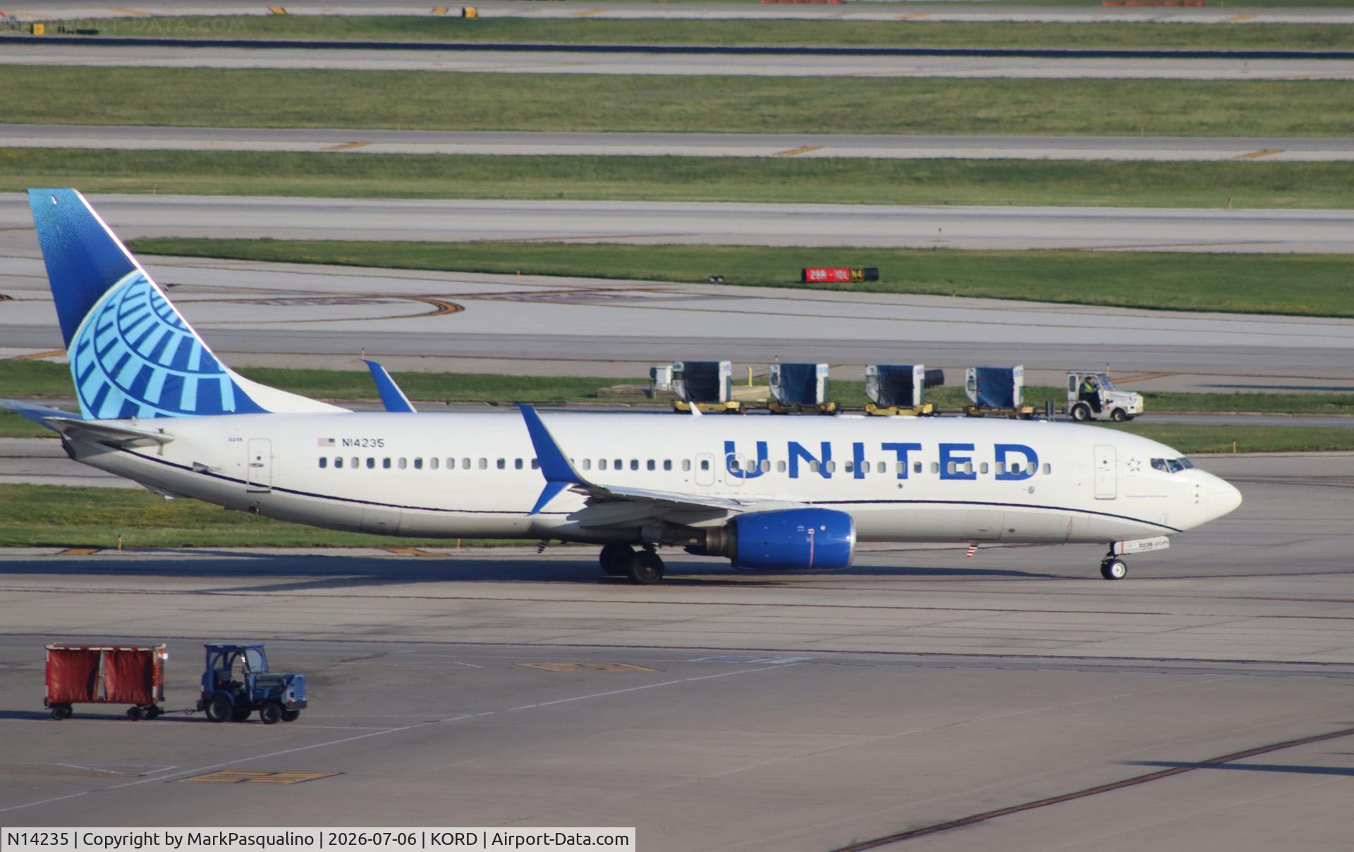 N14235, 1999 Boeing 737-824, c/n 28947, Boeing 737-824