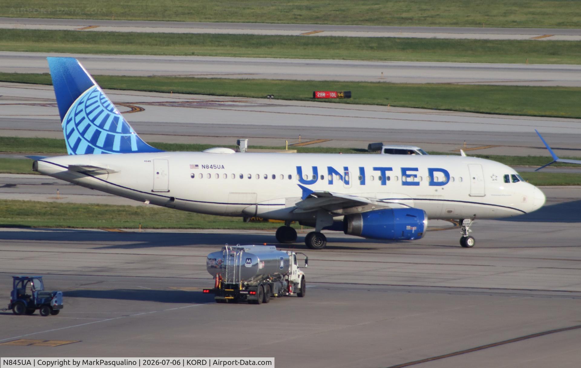 N845UA, 2001 Airbus A319-131, c/n 1585, Airbus A319-131