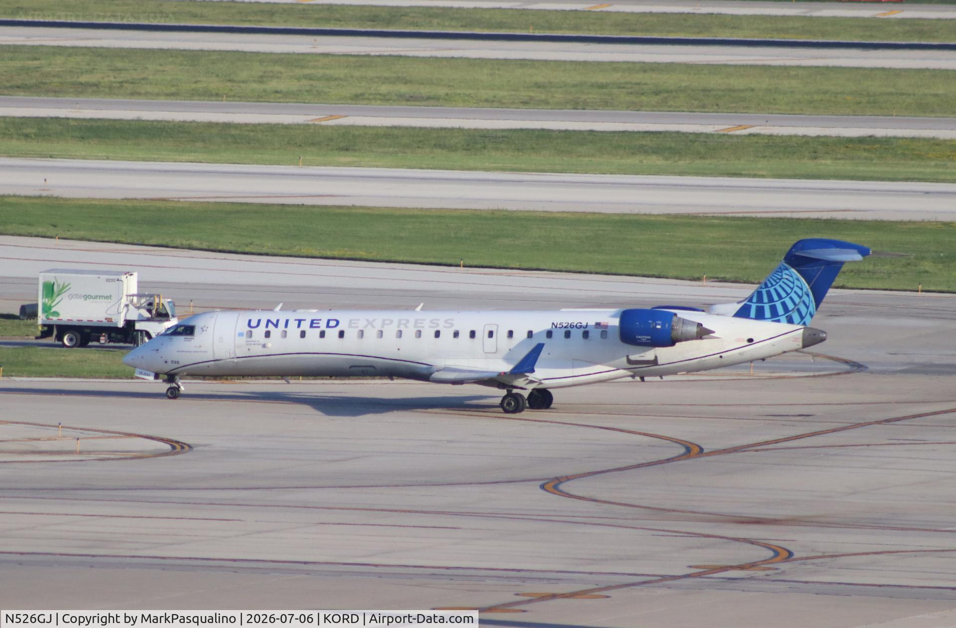 N526GJ, 2003 Bombardier CRJ-700 (CL-600-2C10) Regional Jet, c/n 10129, CL-600-2C10