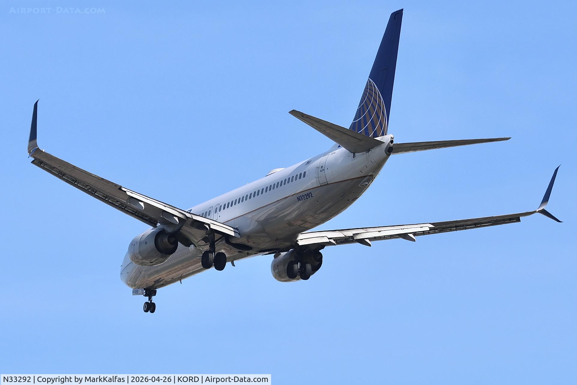N33292, 2004 Boeing 737-824, c/n 33455, B738 United Airlines Boeing 737-824 N33292 arriving 10R KORD