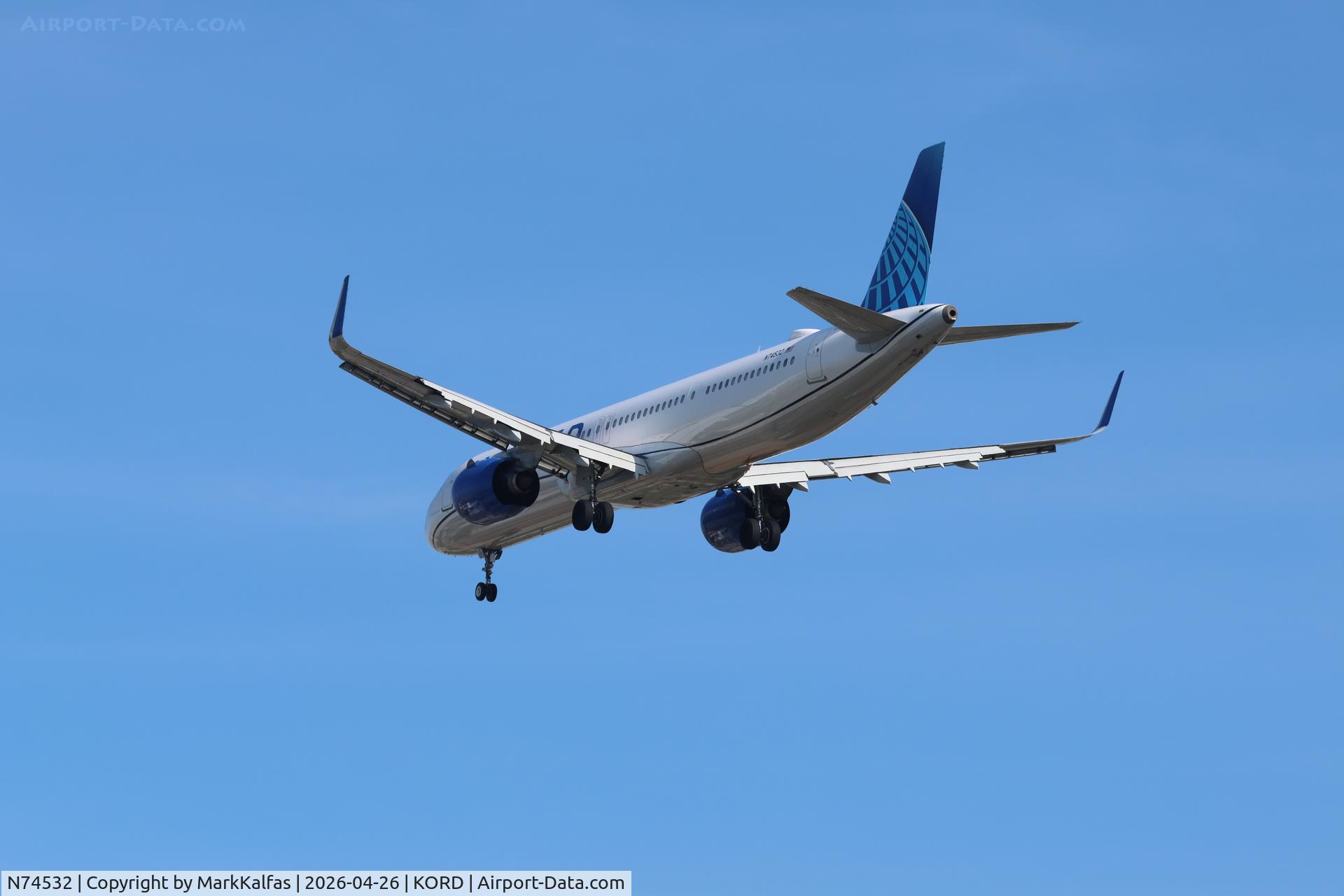 N74532, 2025 Airbus A321-271NX, c/n 12296, A21N United Airbus A321-271NX N74532 arriving 10R KORD