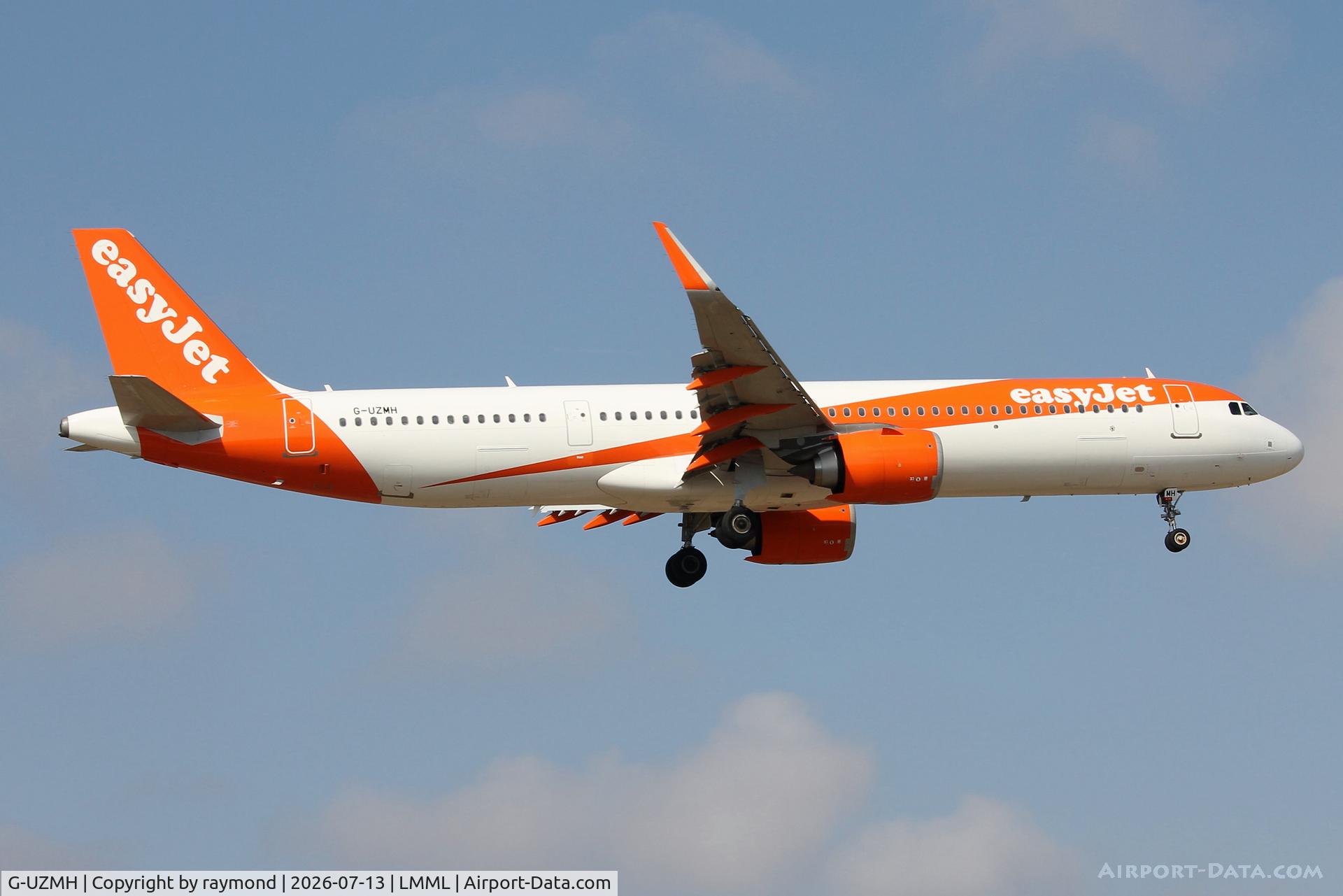 G-UZMH, 2020 Airbus A321-251NX, c/n 9214, Airbus A321-251NX reg G-UZMH of Easyjet approaching RW31 Malta.