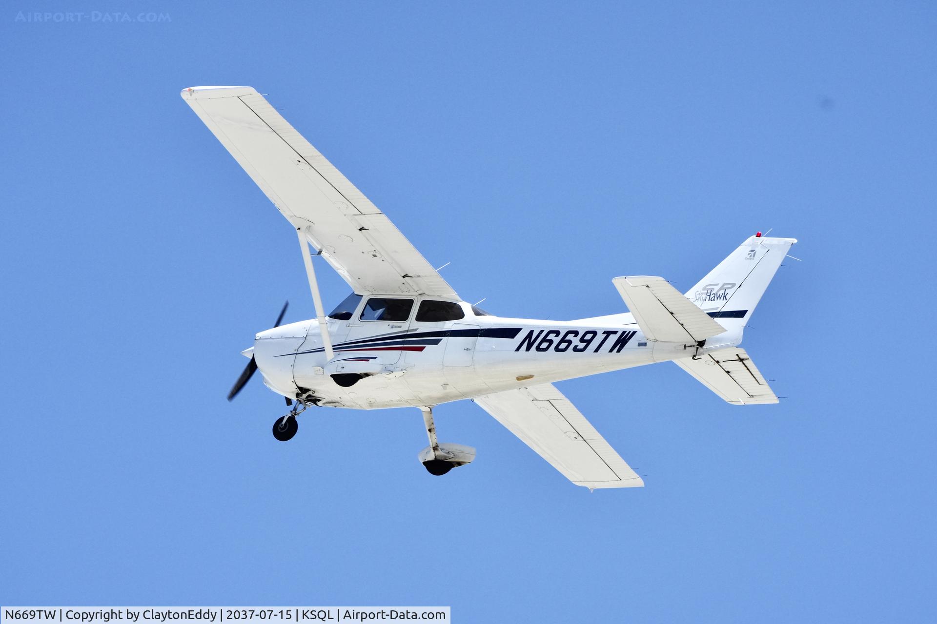 N669TW, 2002 Cessna 172S, c/n 172S9066, San Carlos airport in California 2026