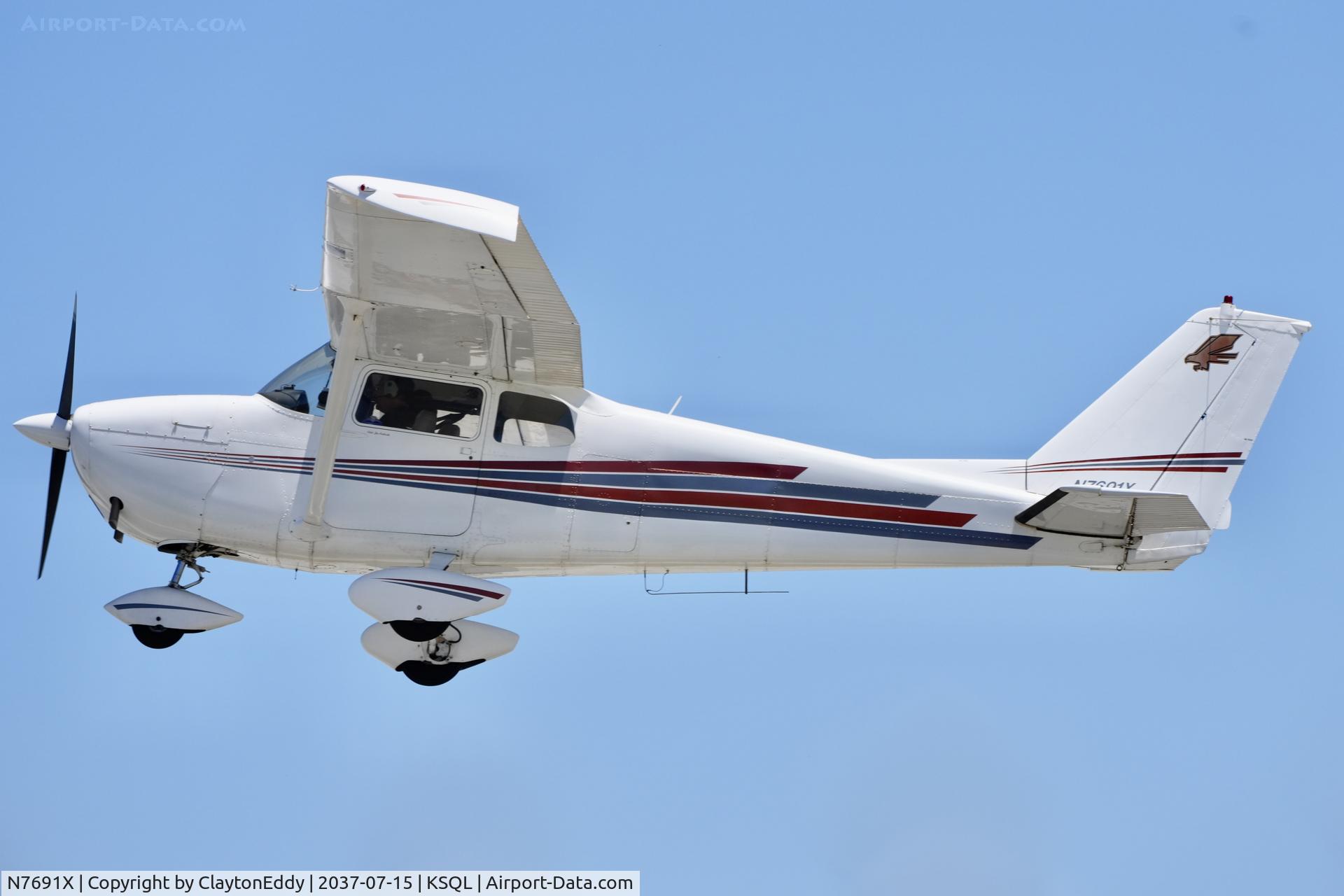 N7691X, 1960 Cessna 172B, c/n 17248191, San Carlos airport in California 2026