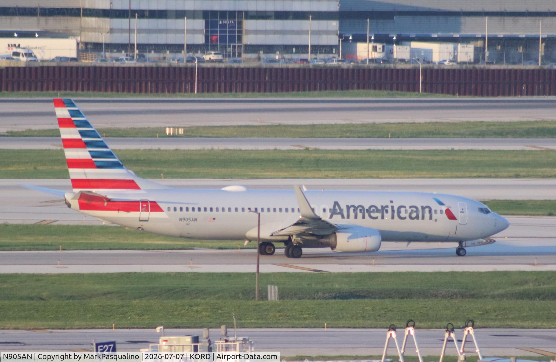 N905AN, 1999 Boeing 737-823, c/n 29507, Boeing 737-823