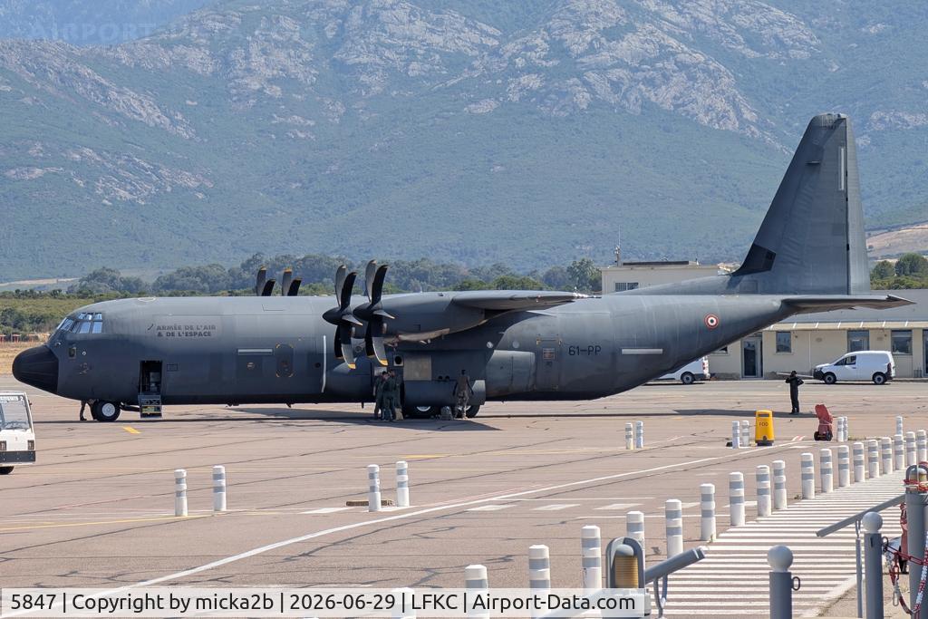 5847, 2018 Lockheed Martin C-130J-30 Hercules, c/n 382-5847, Parked