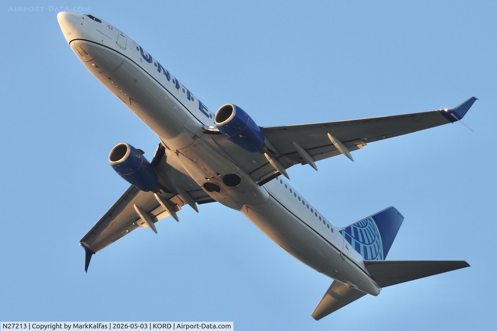 N27213, 1998 Boeing 737-824, c/n 28773, B738 United Boeing 737-824 N27213 departing 28C KORD