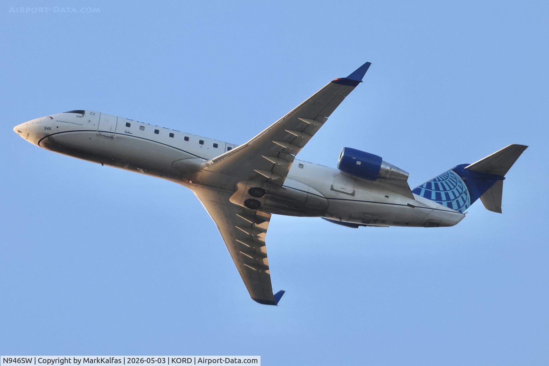 N946SW, 2003 Bombardier CRJ-200LR (CL-600-2B19), c/n 7776, CRJ2 SkyWest / United Express Bombardier CRJ-200LR (CL-600-2B19) N946SW departing 28C KORD