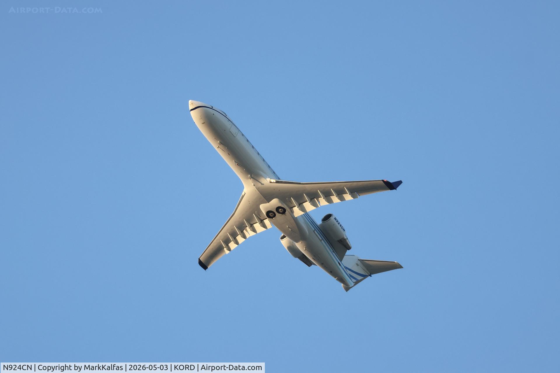 N924CN, 2001 Canadair CRJ-200LR (CL-600-2B19), c/n 7494, CRJ2 Contour Airlines/ Corporate Flight Management Bombardier CL-600-2B19 N924CN departing 28C KORD