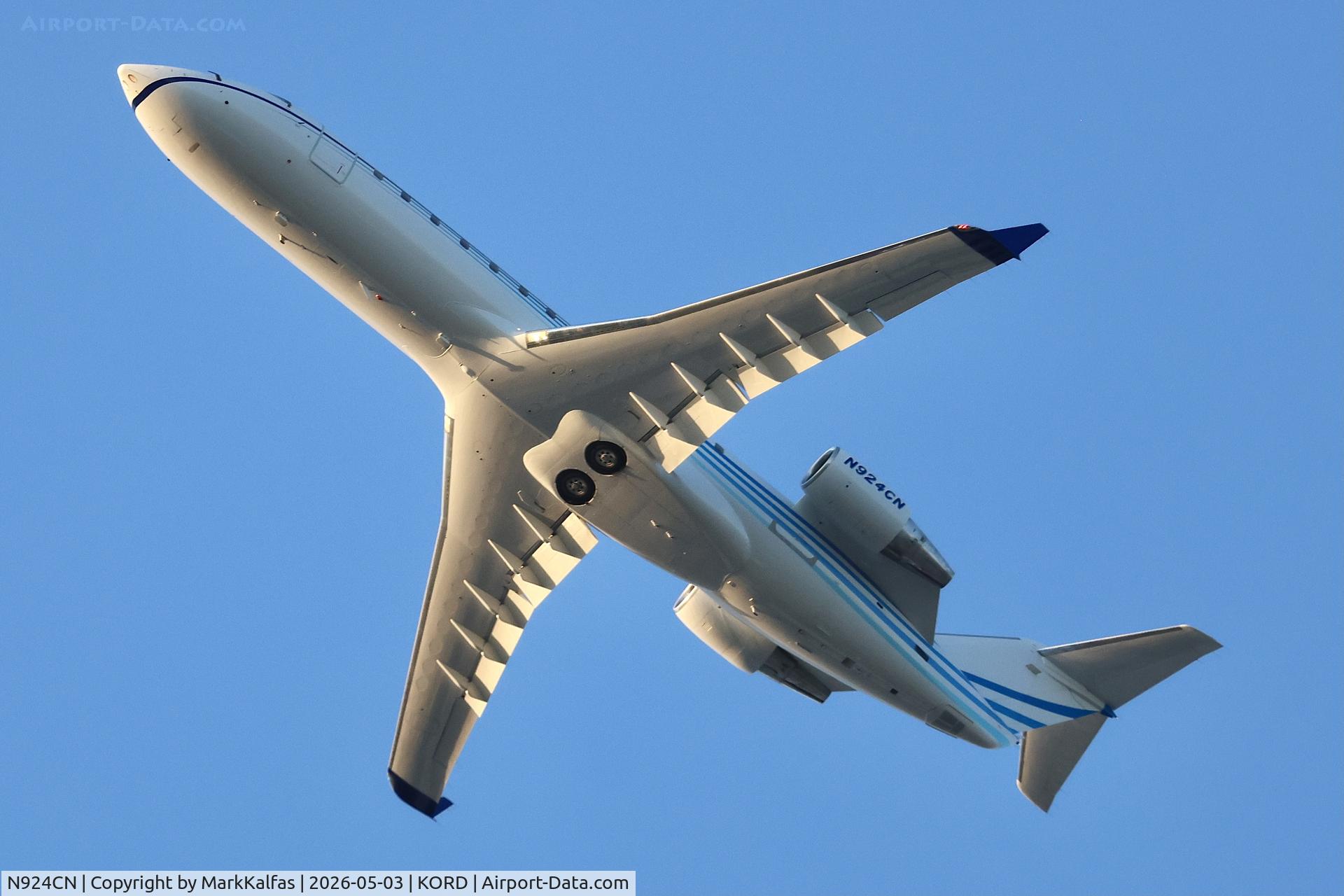 N924CN, 2001 Canadair CRJ-200LR (CL-600-2B19), c/n 7494, CRJ2 Contour Airlines/ Corporate Flight Management Bombardier CL-600-2B19 N924CN departing 28C KORD