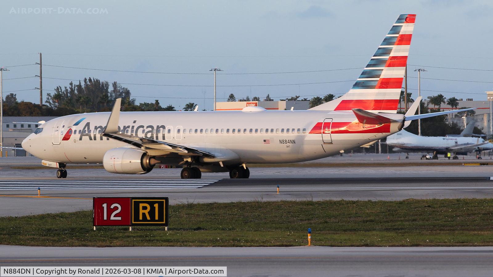 N884DN, 2017 Boeing 737-900/ER, c/n 31995, at mia