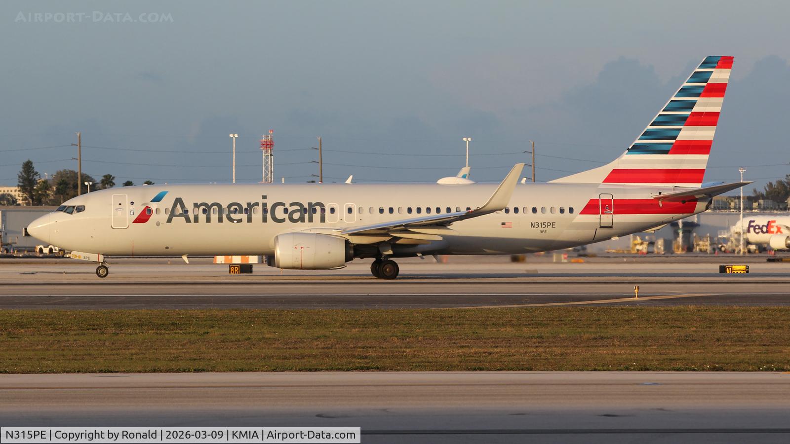 N315PE, 2017 Boeing 737-823, c/n 31261 l/n 6298, at mia