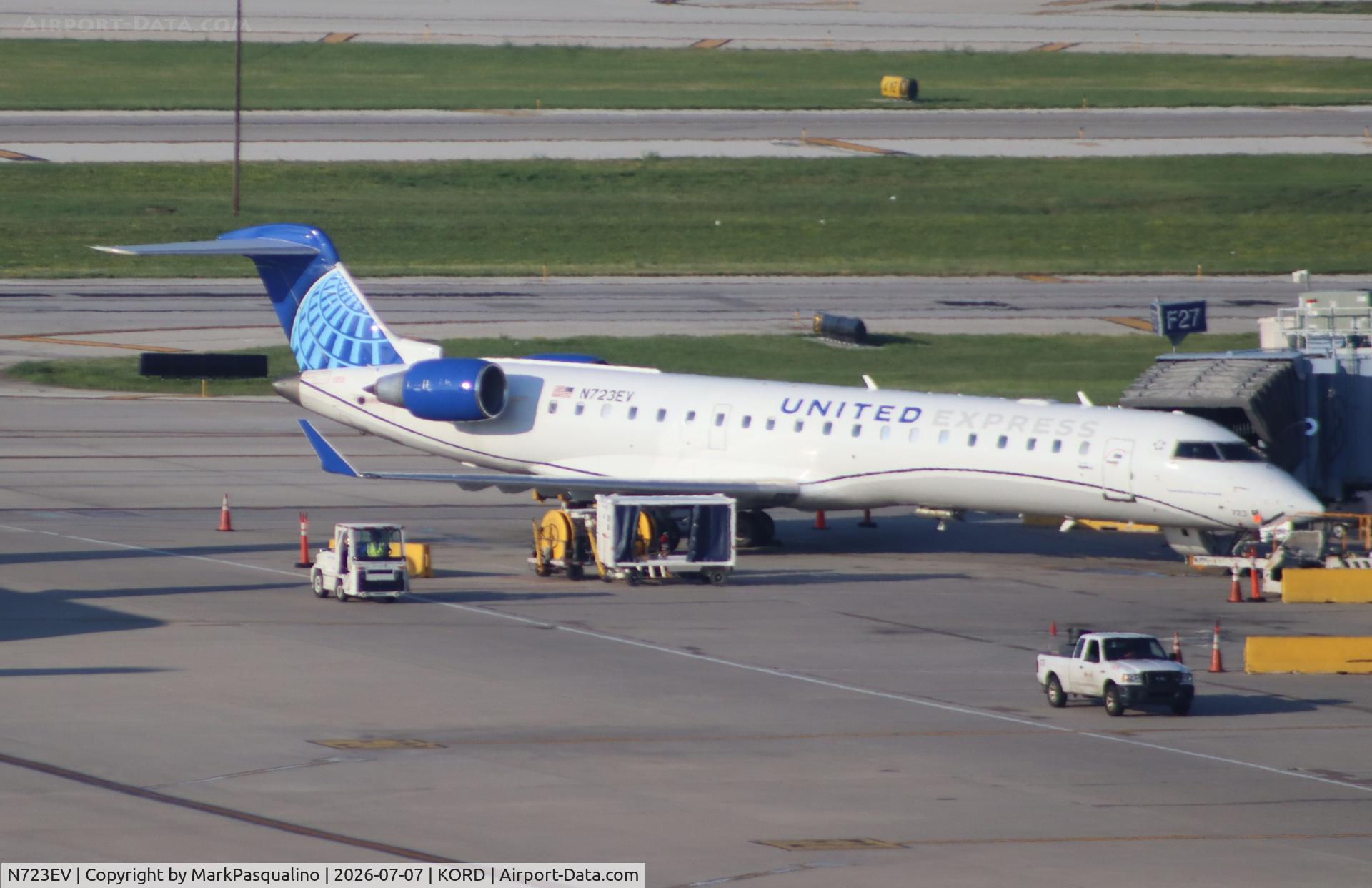 N723EV, 2004 Bombardier CRJ-701 (CL-600-2C10) Regional Jet, c/n 10132, CL-600-2C10