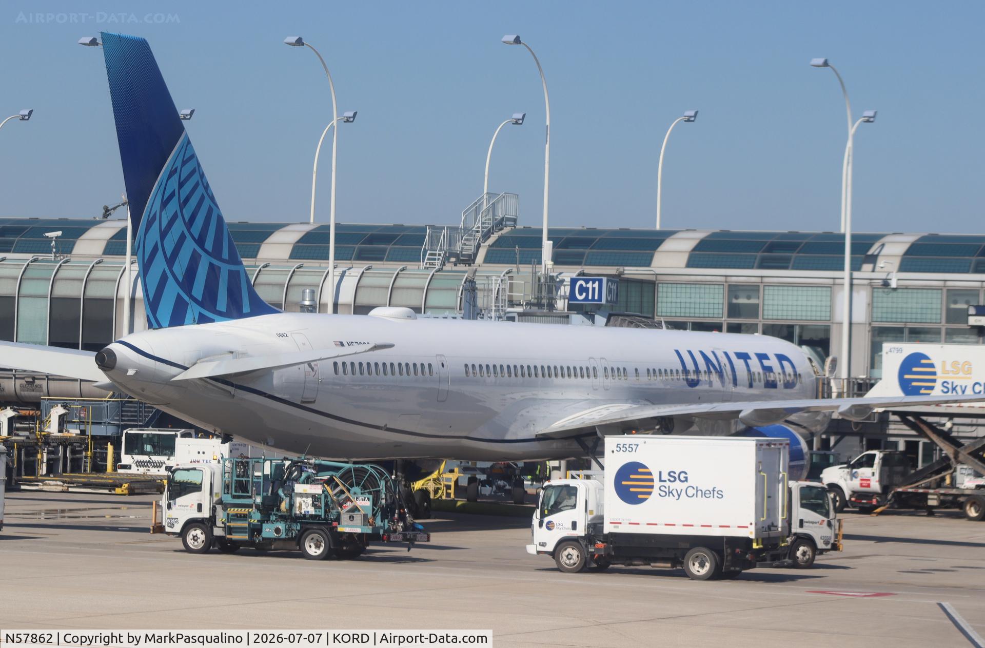 N57862, 2001 Boeing 757-33N, c/n 32586, Boeing 757-33N