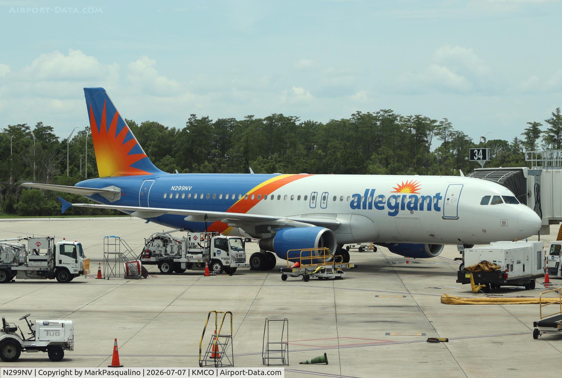 N299NV, 2011 Airbus A320-214, c/n 4870, Airbus A320-214