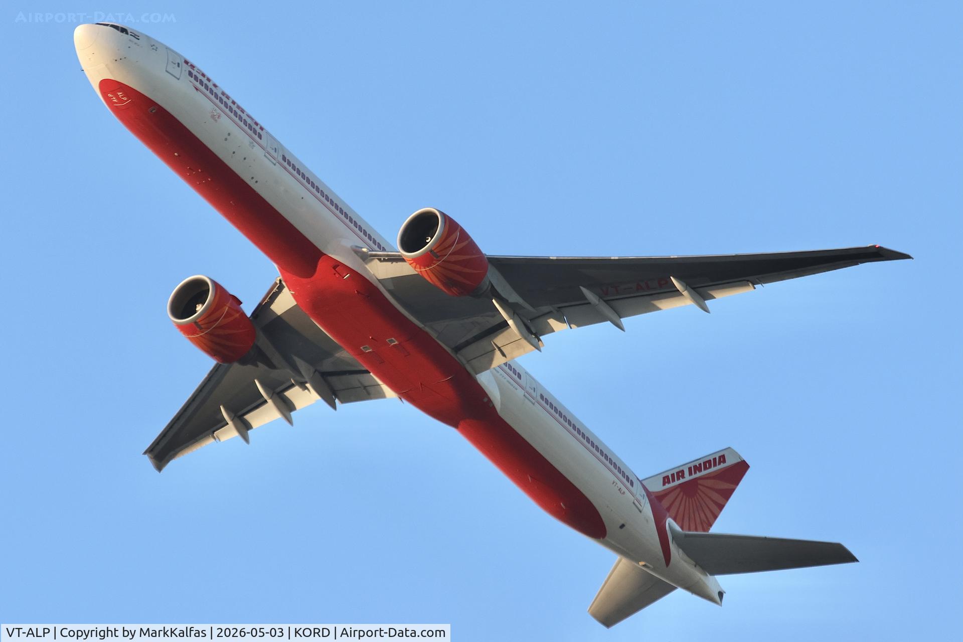 VT-ALP, 2009 Boeing 777-337/ER, c/n 36314 l/n 804, B77W Air India  Boeing 777-337(ER) VT-ALP departing 28R KORD