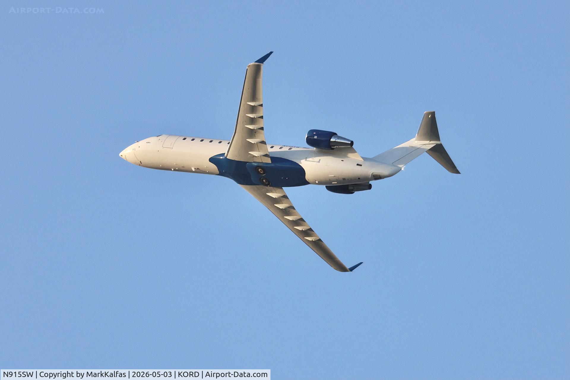 N915SW, 2002 Bombardier CRJ-200LR (CL-600-2B19), c/n 7615, CRJ2 SkyWest / United Express Canadair Regional Jet CRJ-200LR N915SW departing 28R KORD