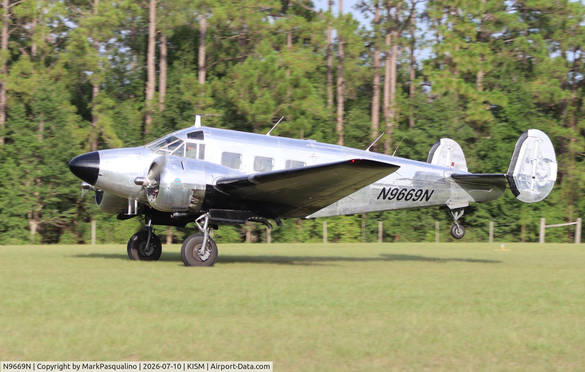 N9669N, 1958 Beech E18S-9700, c/n BA-382, Beech E18S-9700