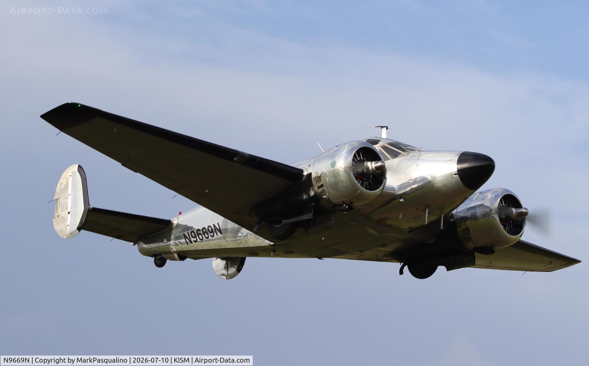 N9669N, 1958 Beech E18S-9700, c/n BA-382, Beech E18S-9700